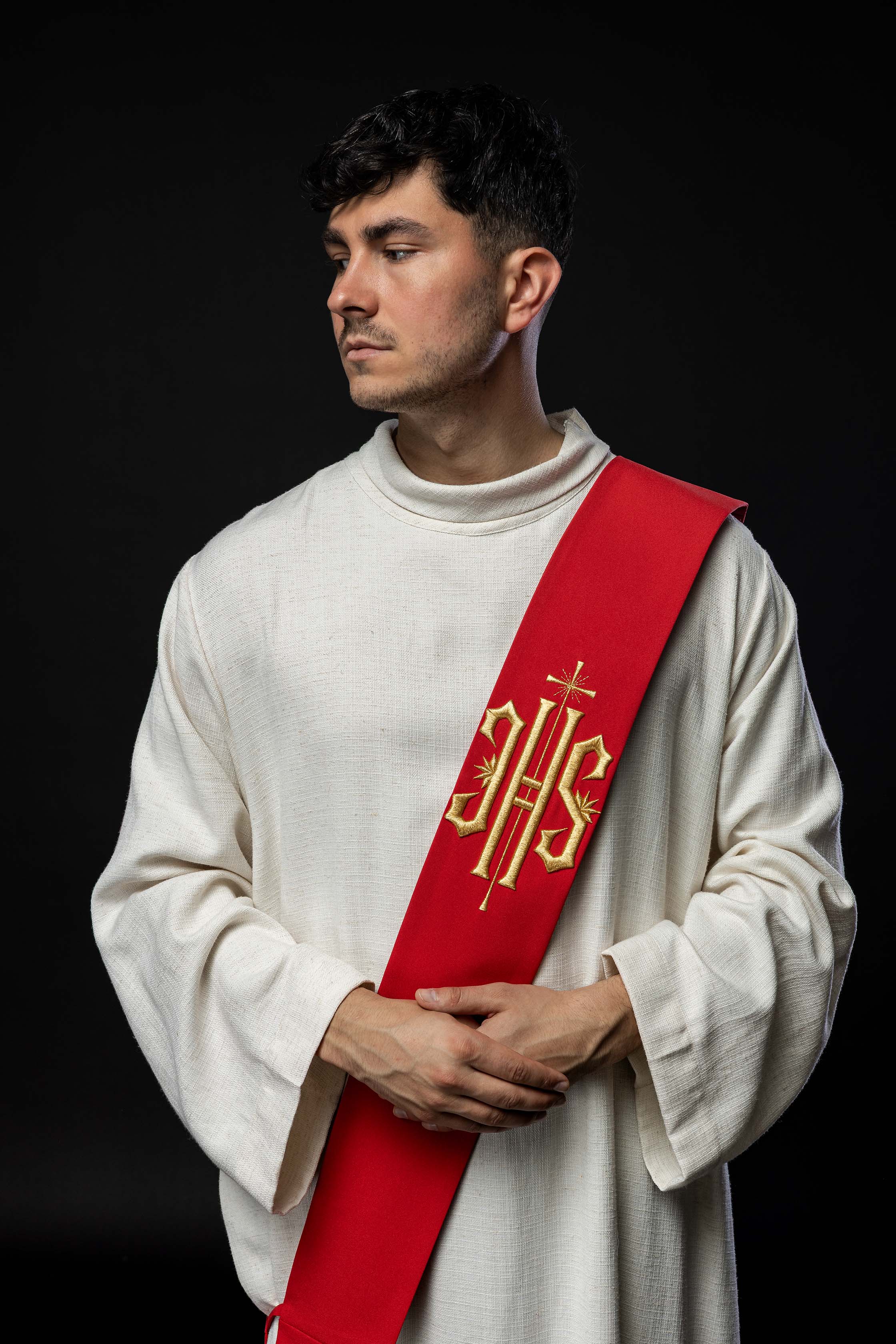 Étole de diacre brodée IHS avec croix