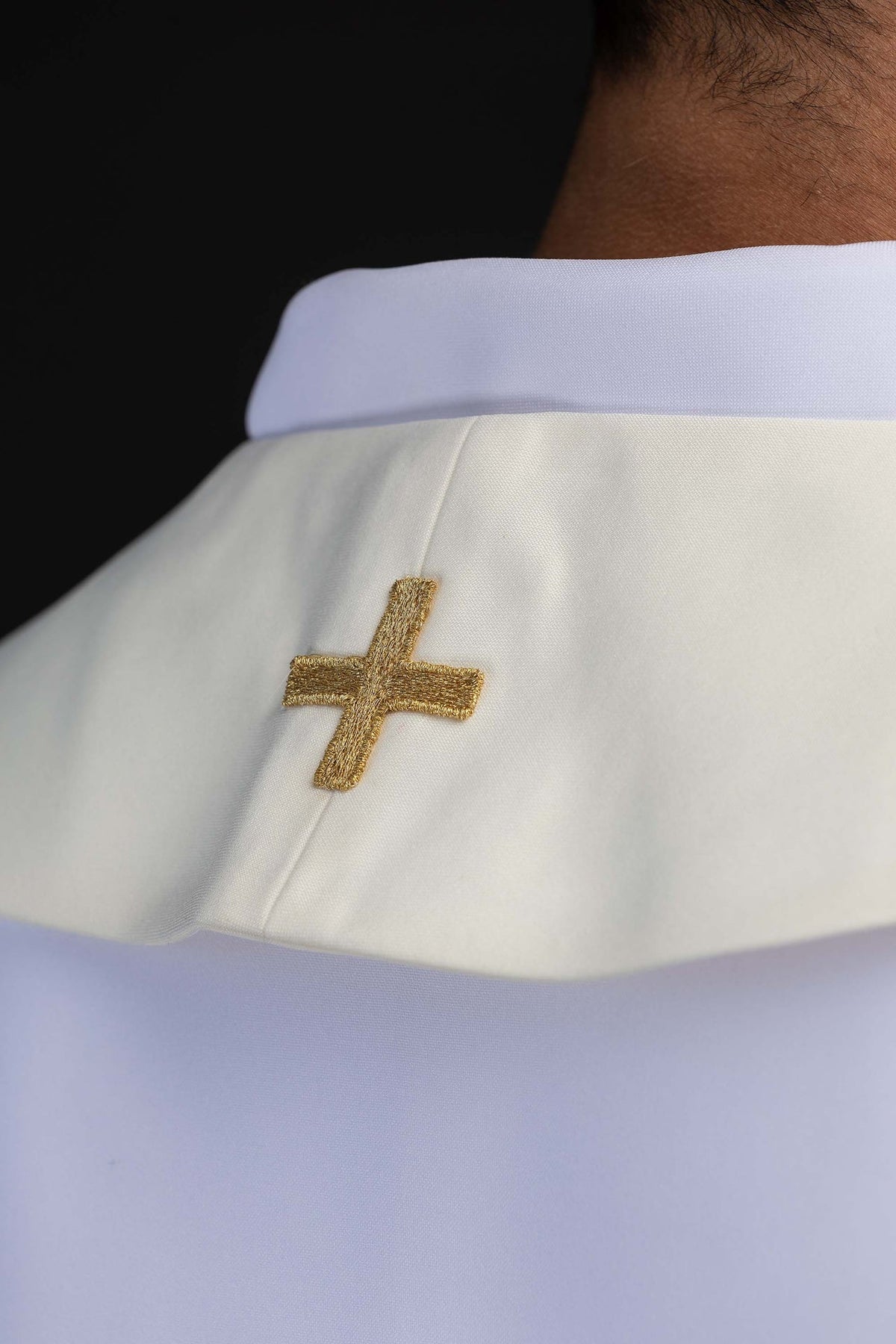 Étole écrue avec un orfroi brodé à l’effigie de Jean-Paul II