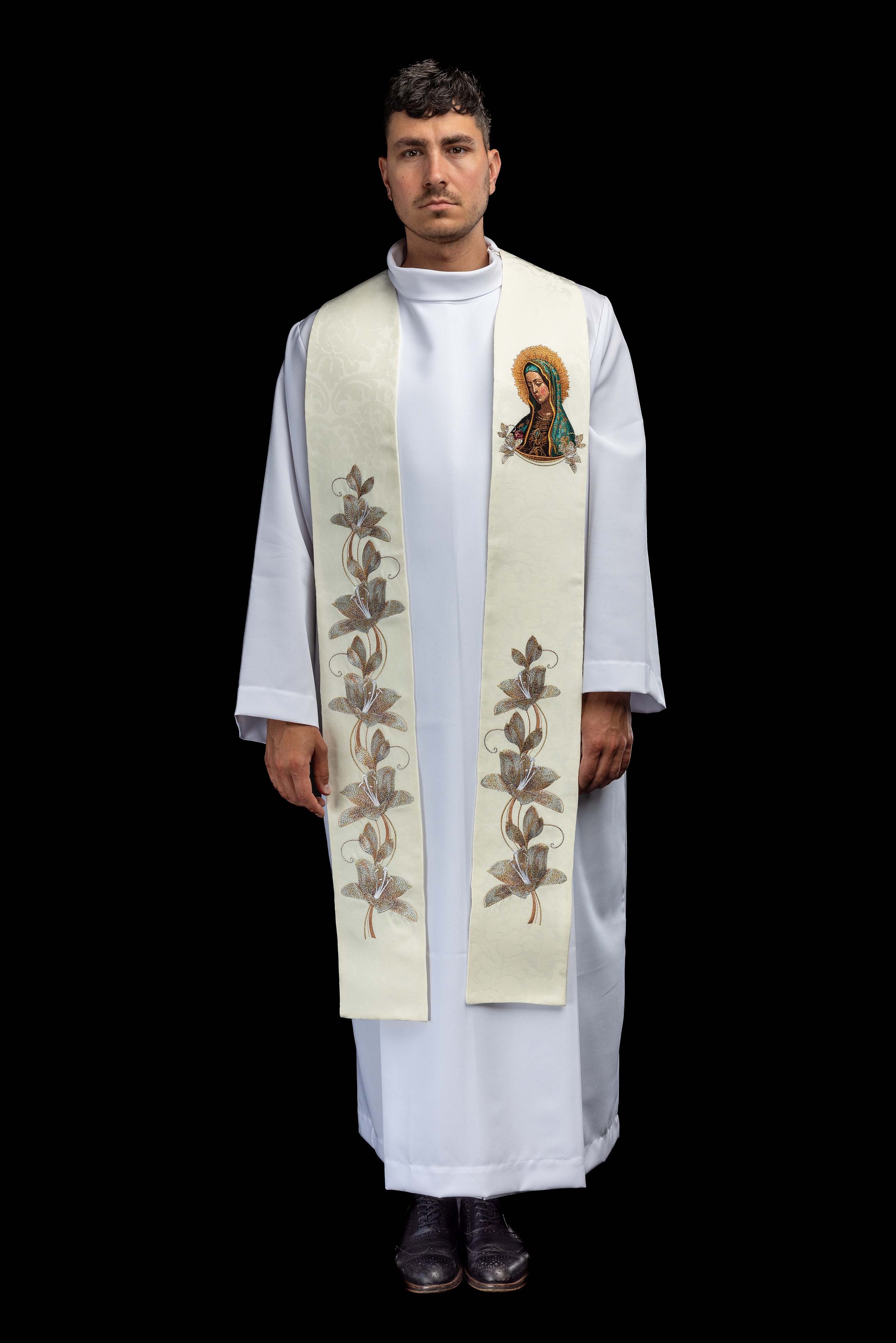 Étole brodée avec l’image de Notre-Dame de Guadalupe