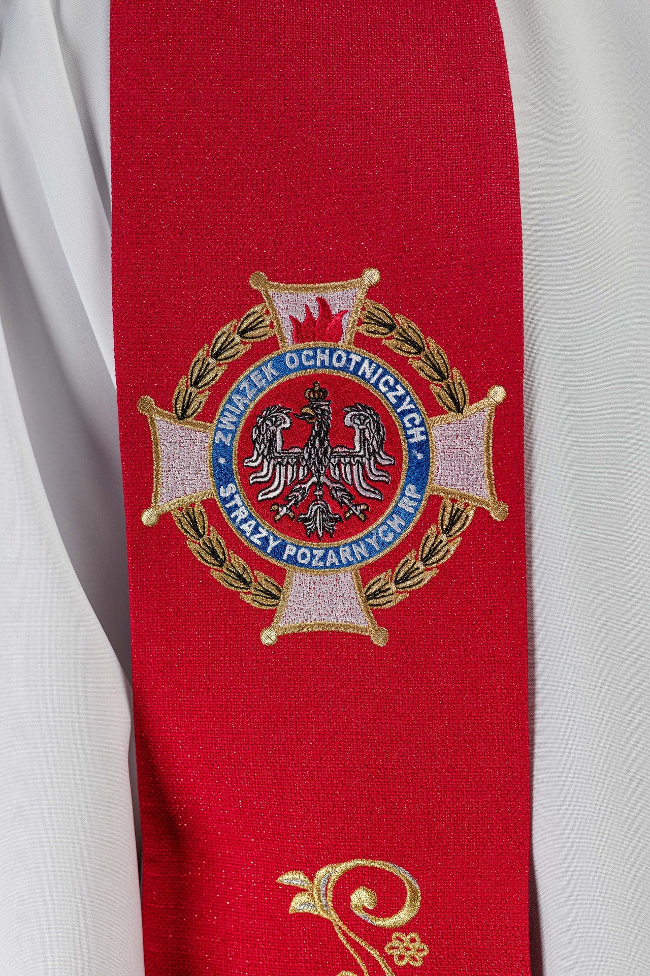 Étole richement brodée avec l'image de Saint Florian