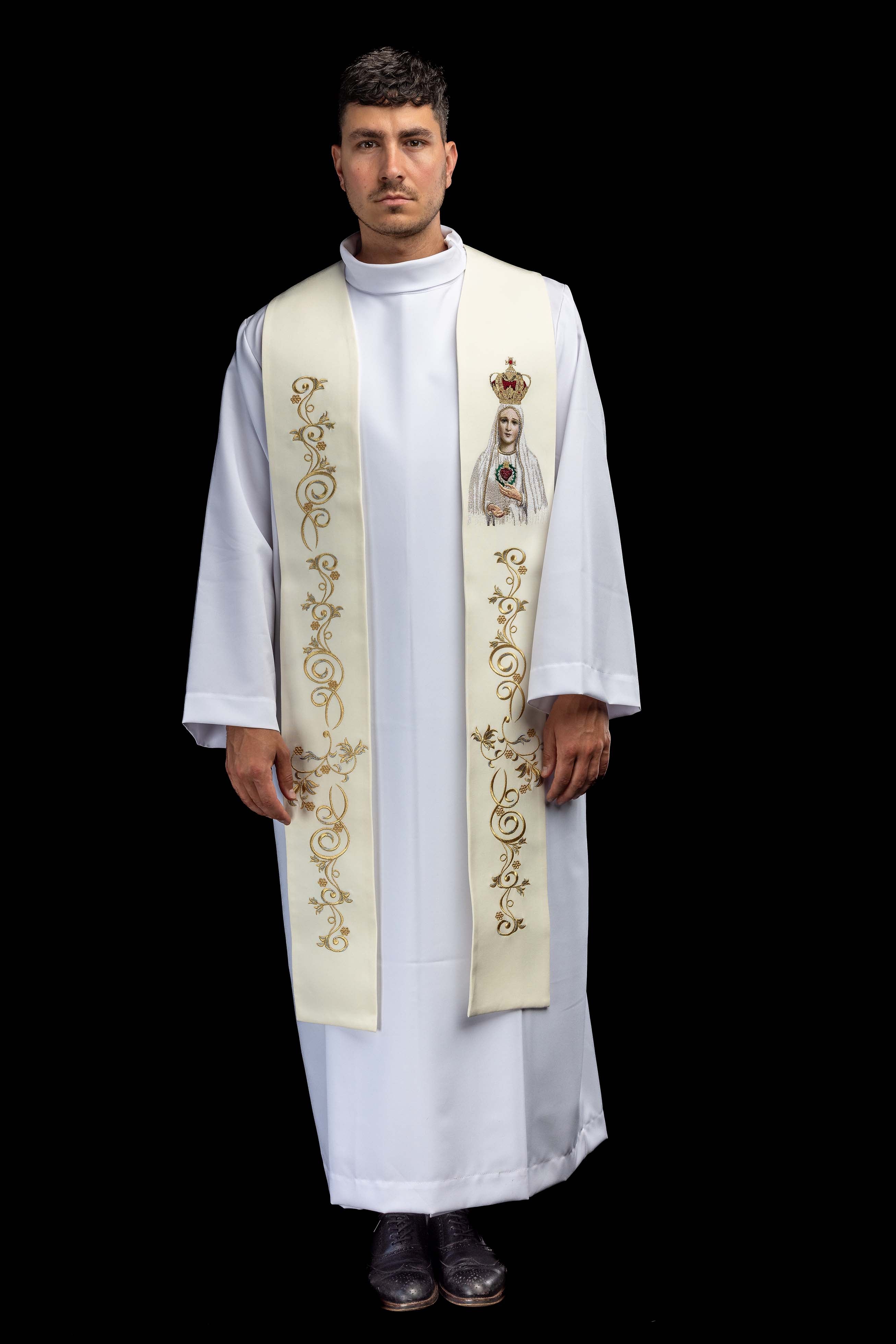 Étole brodée avec l’image de Notre-Dame de Fatima