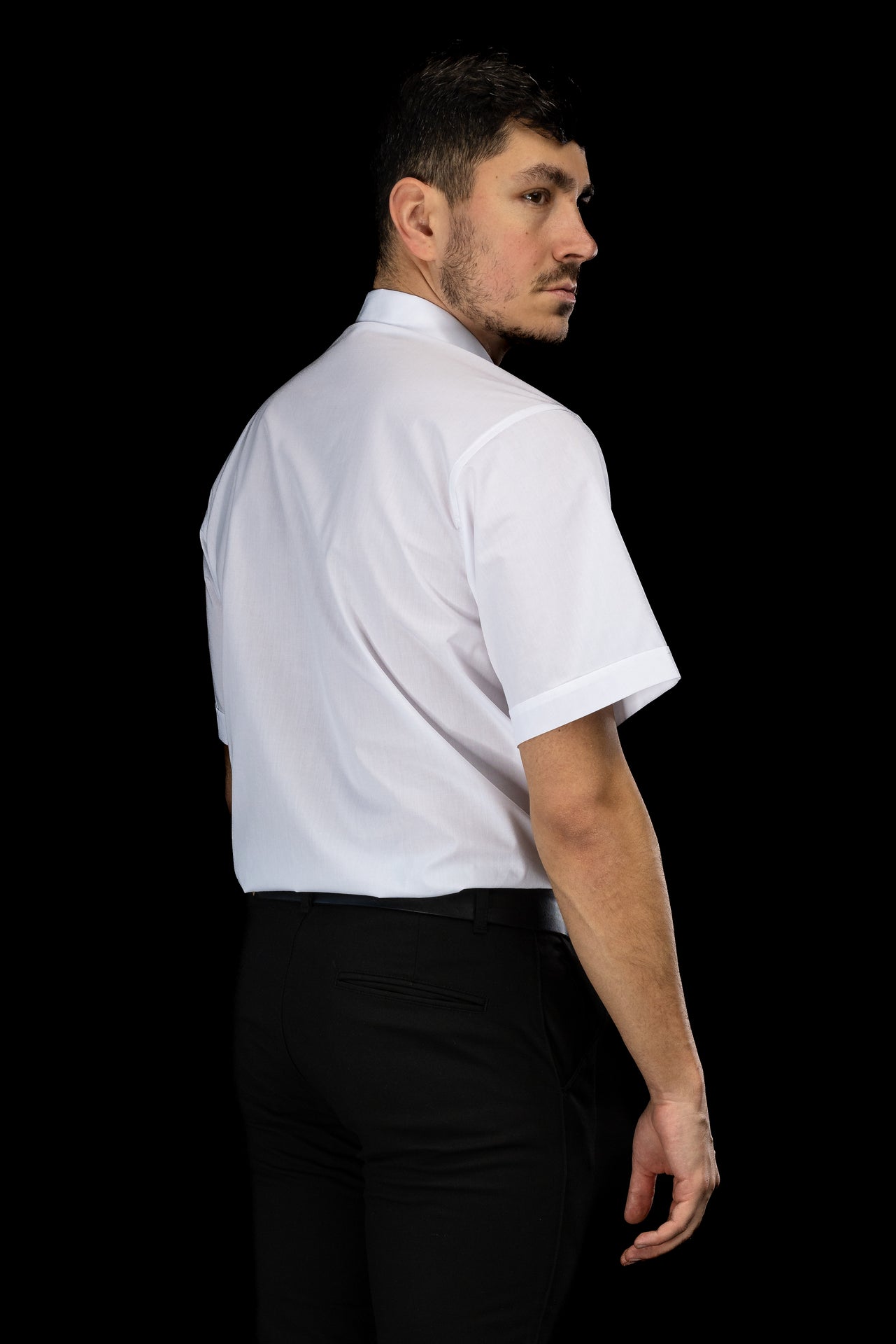 Chemise clergyman blanche à manches courtes avec col romain