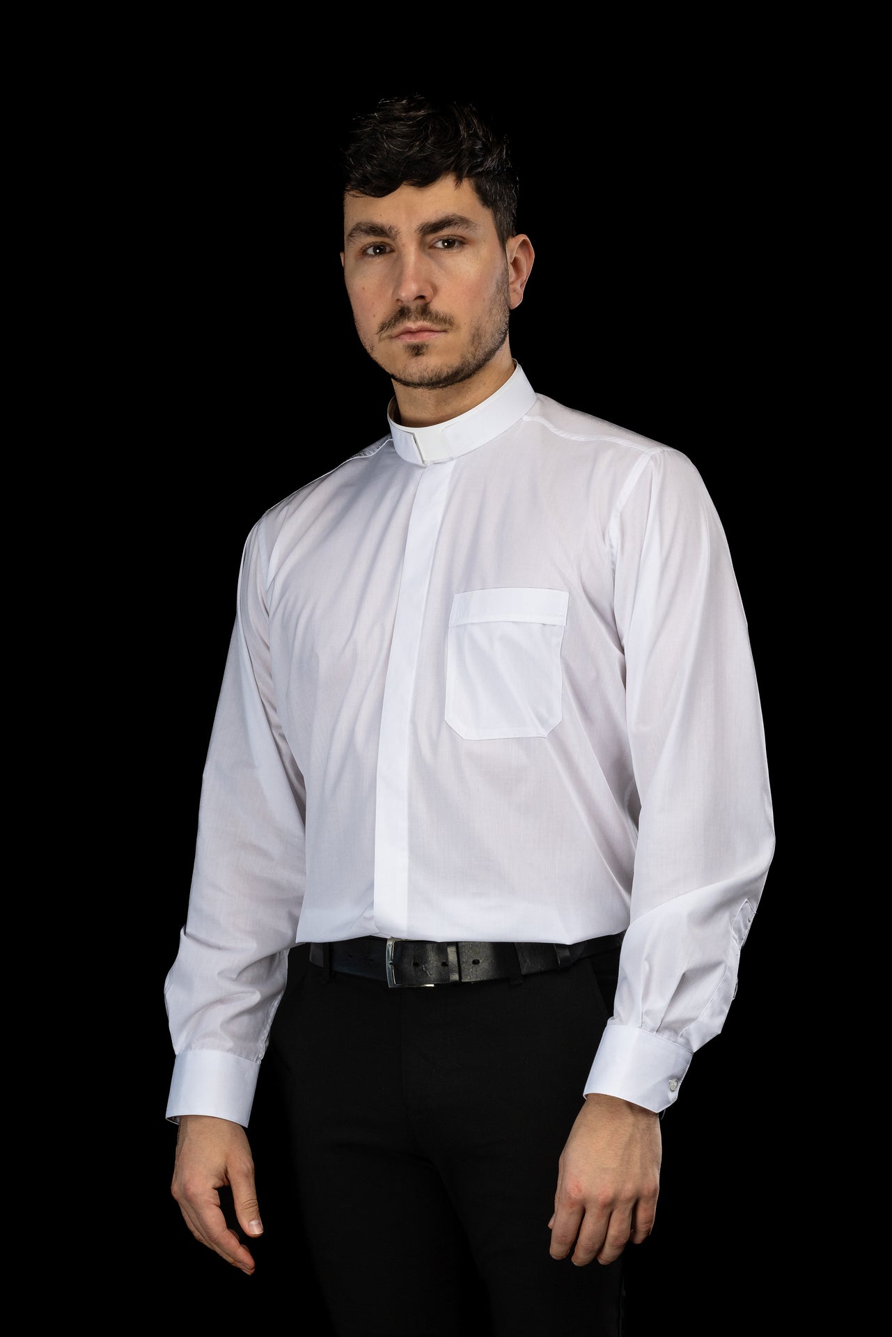 Chemise clergyman romaine blanche à manches longues avec col romain