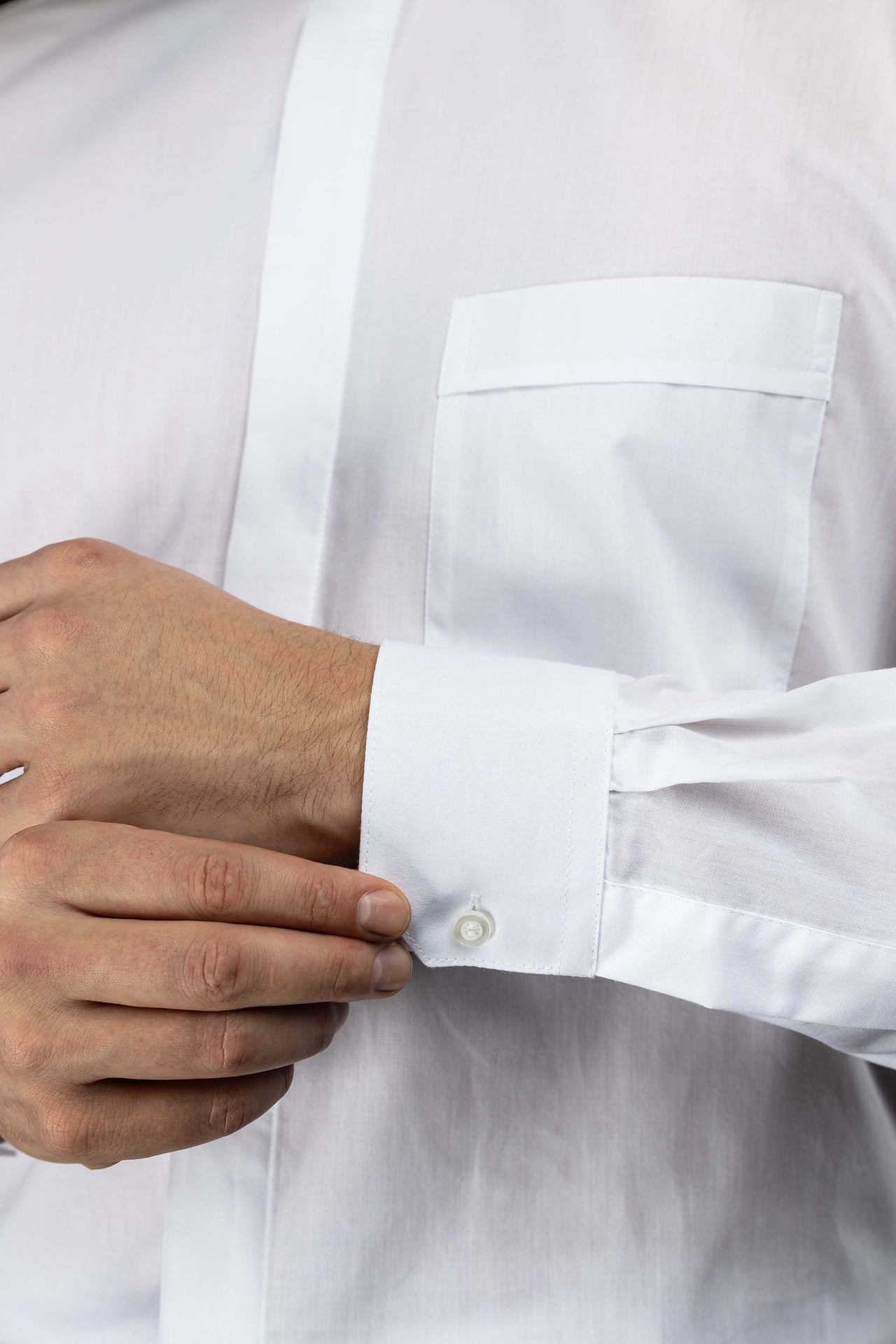 Chemise clergyman romaine blanche à manches longues avec col romain
