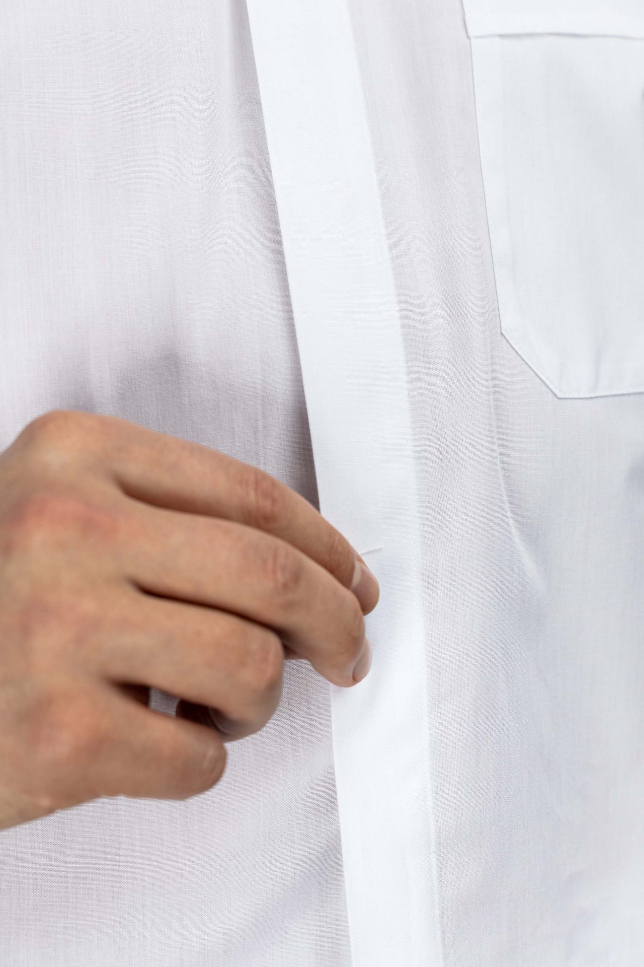 Chemise clergyman romaine blanche à manches longues avec col romain