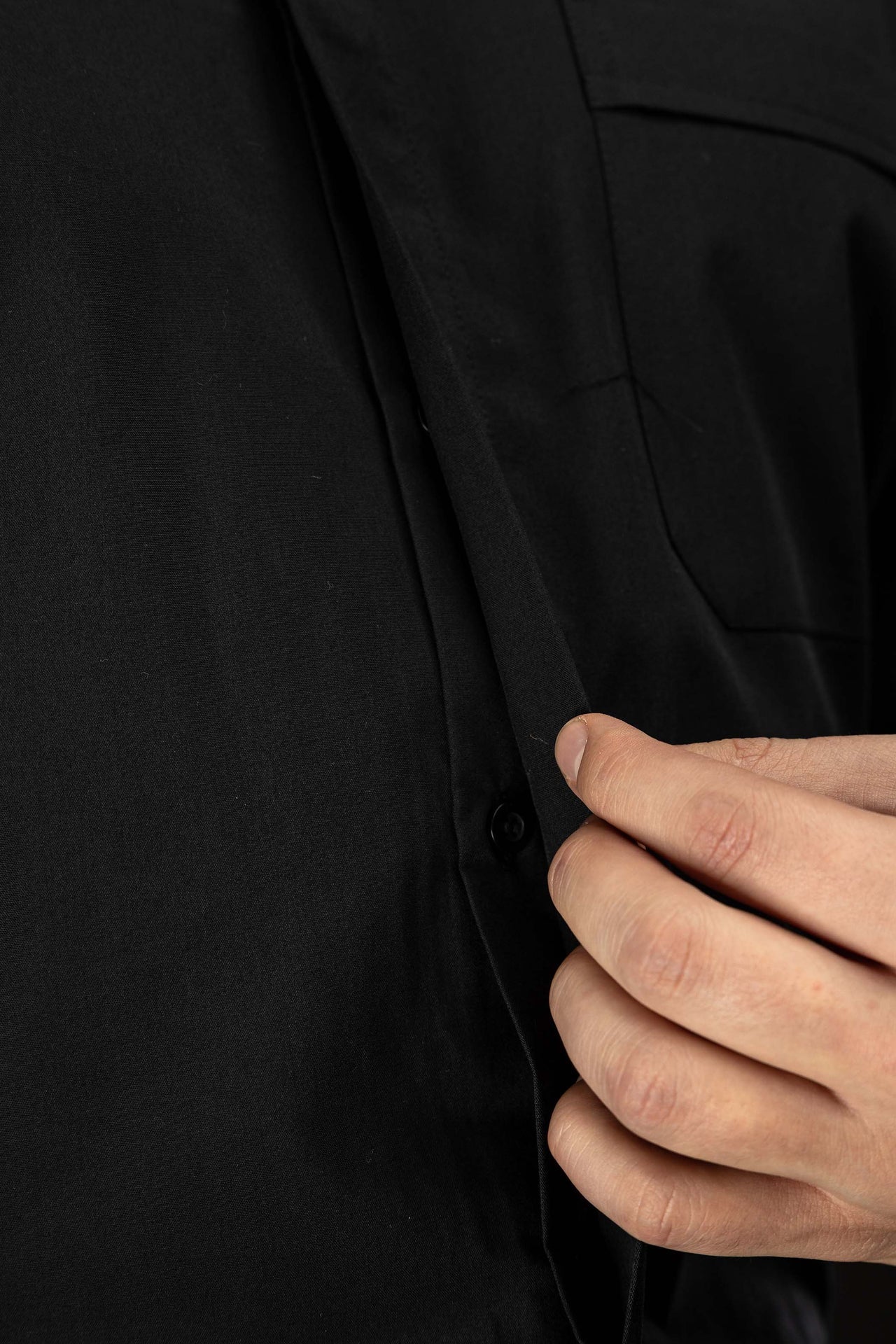 Chemise clergyman romaine noire à manches longues avec col romain