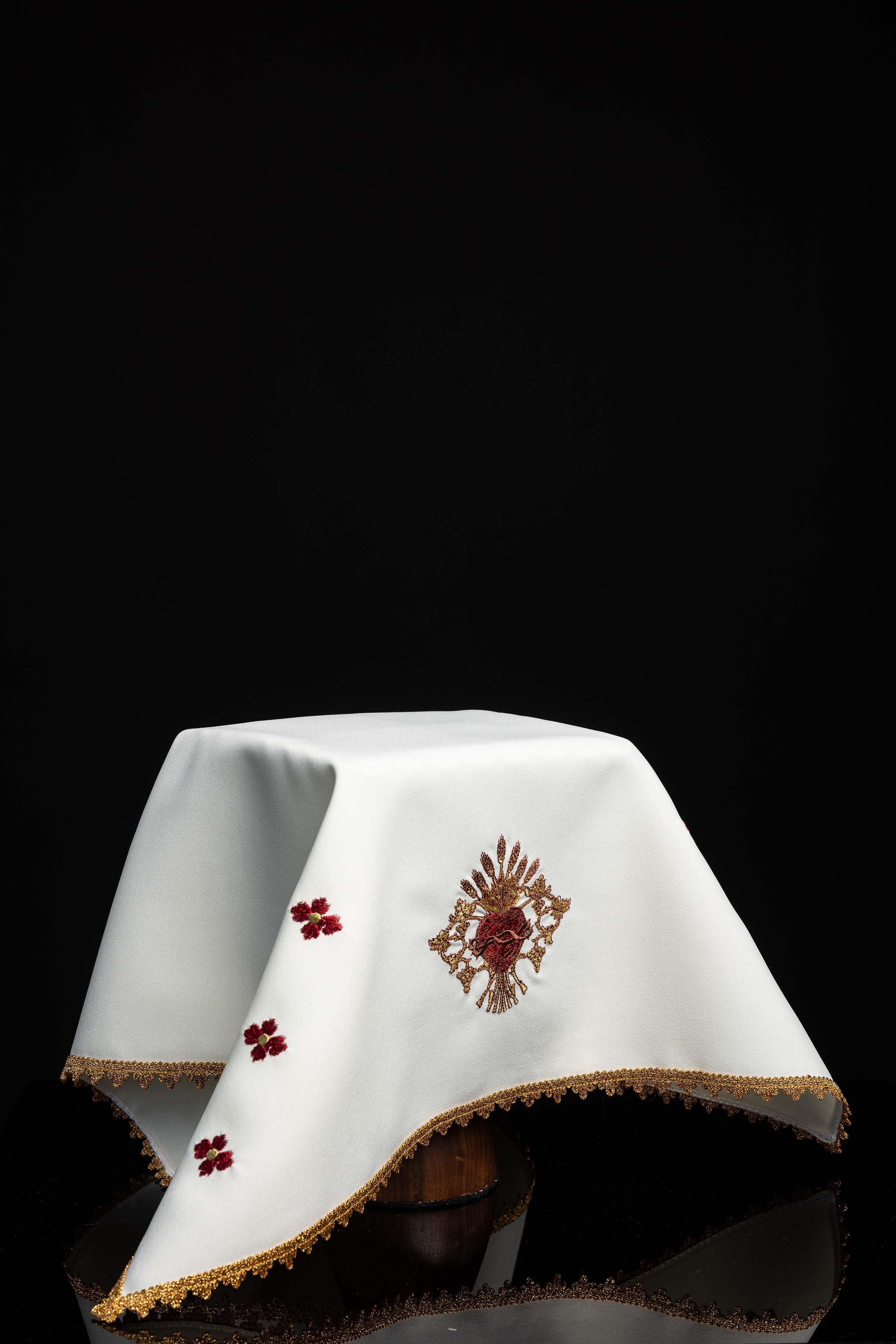 Voile de calice avec symbole brodé du Sacré-Cœur de Jésus