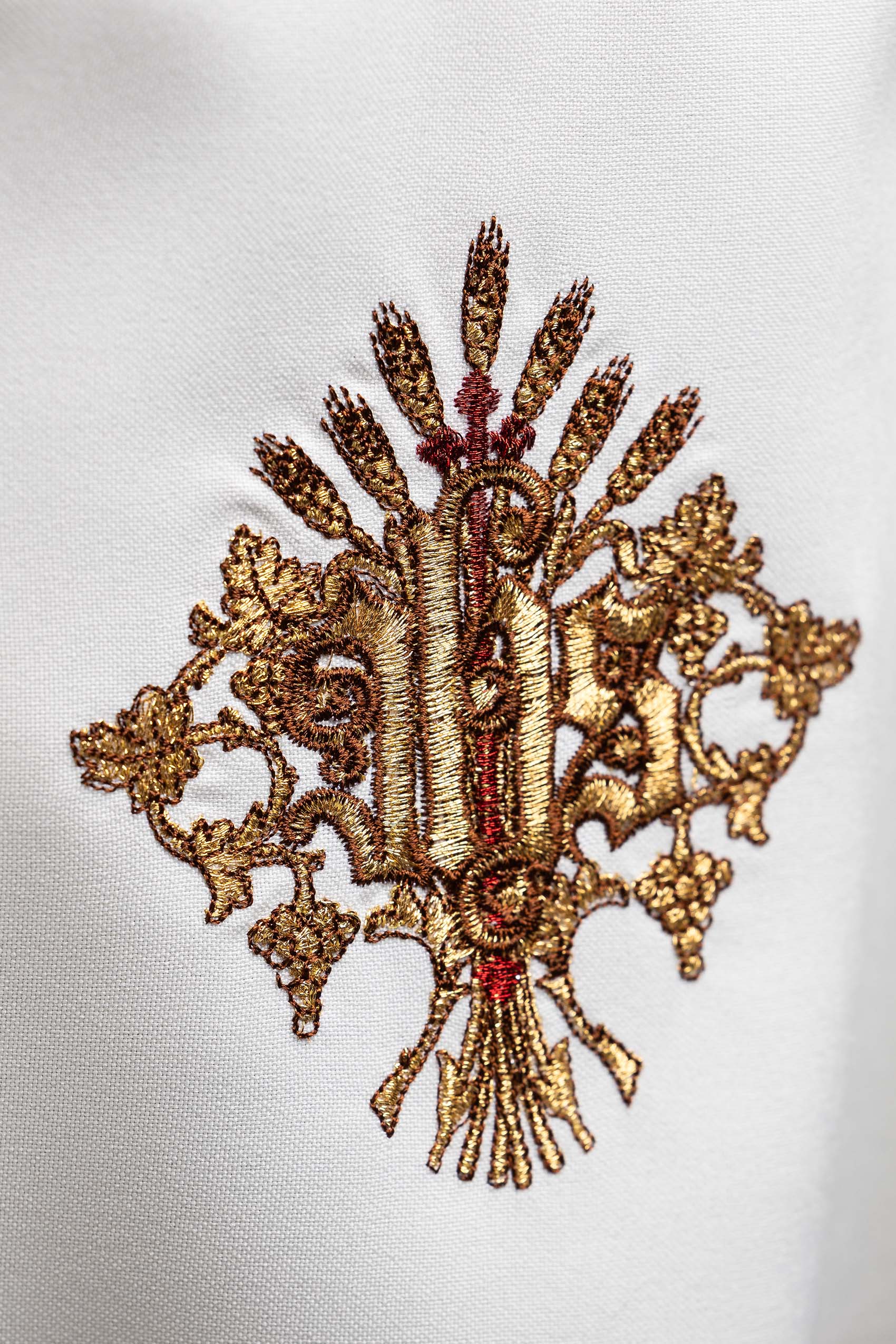Voile de calice avec motif IHS brodé