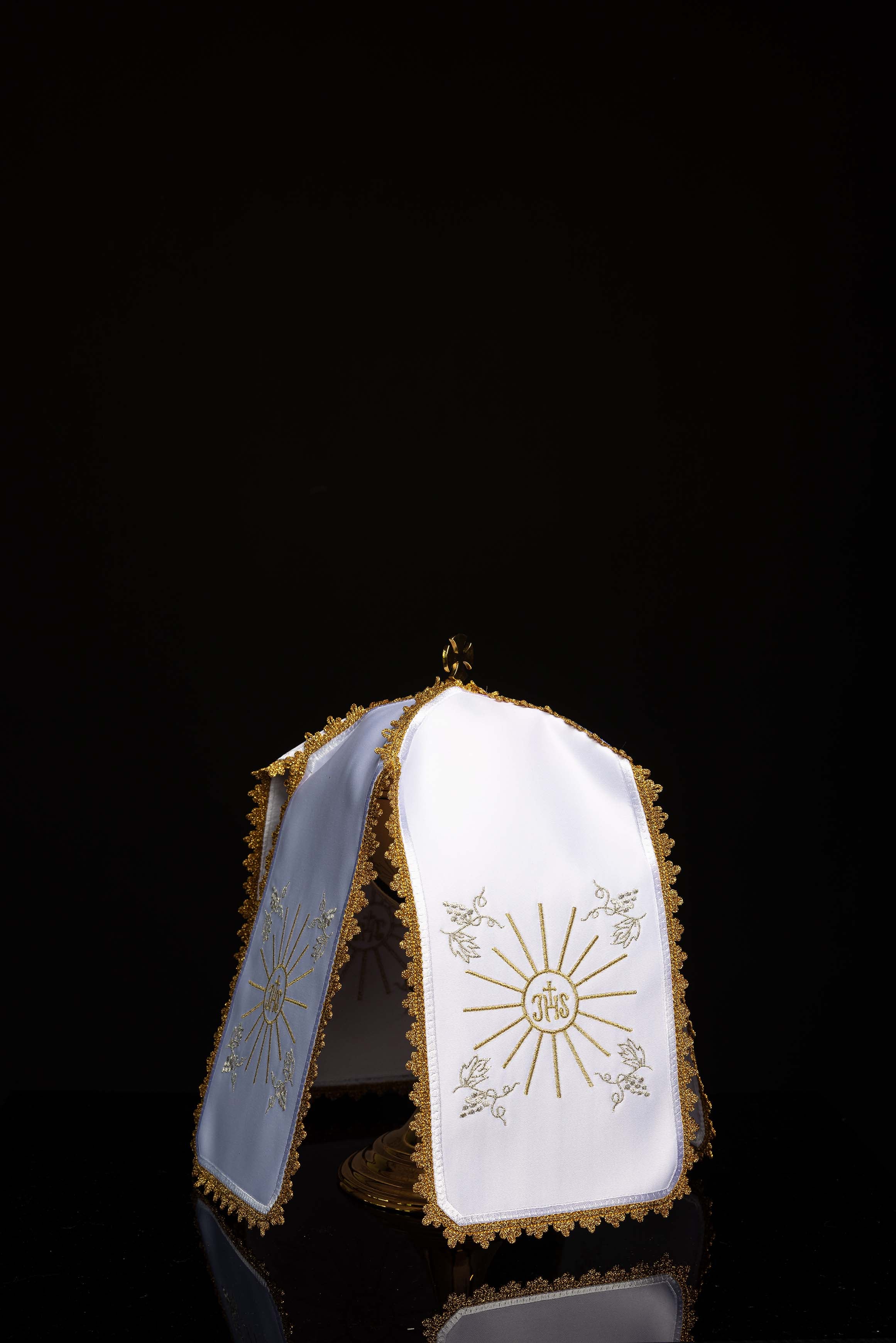 Voile de ciboire avec motif IHS brodé