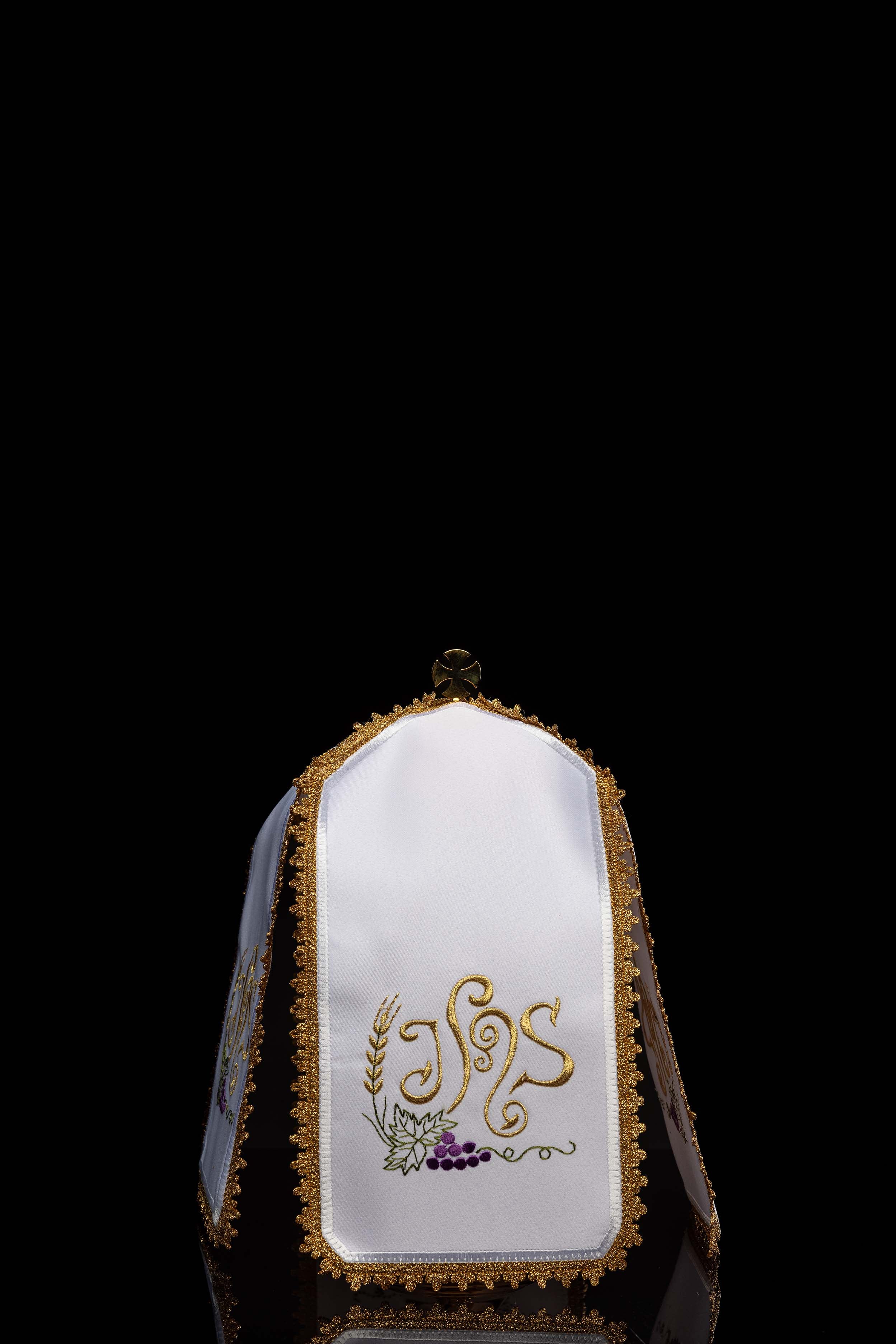 Voile de ciboire avec broderie IHS