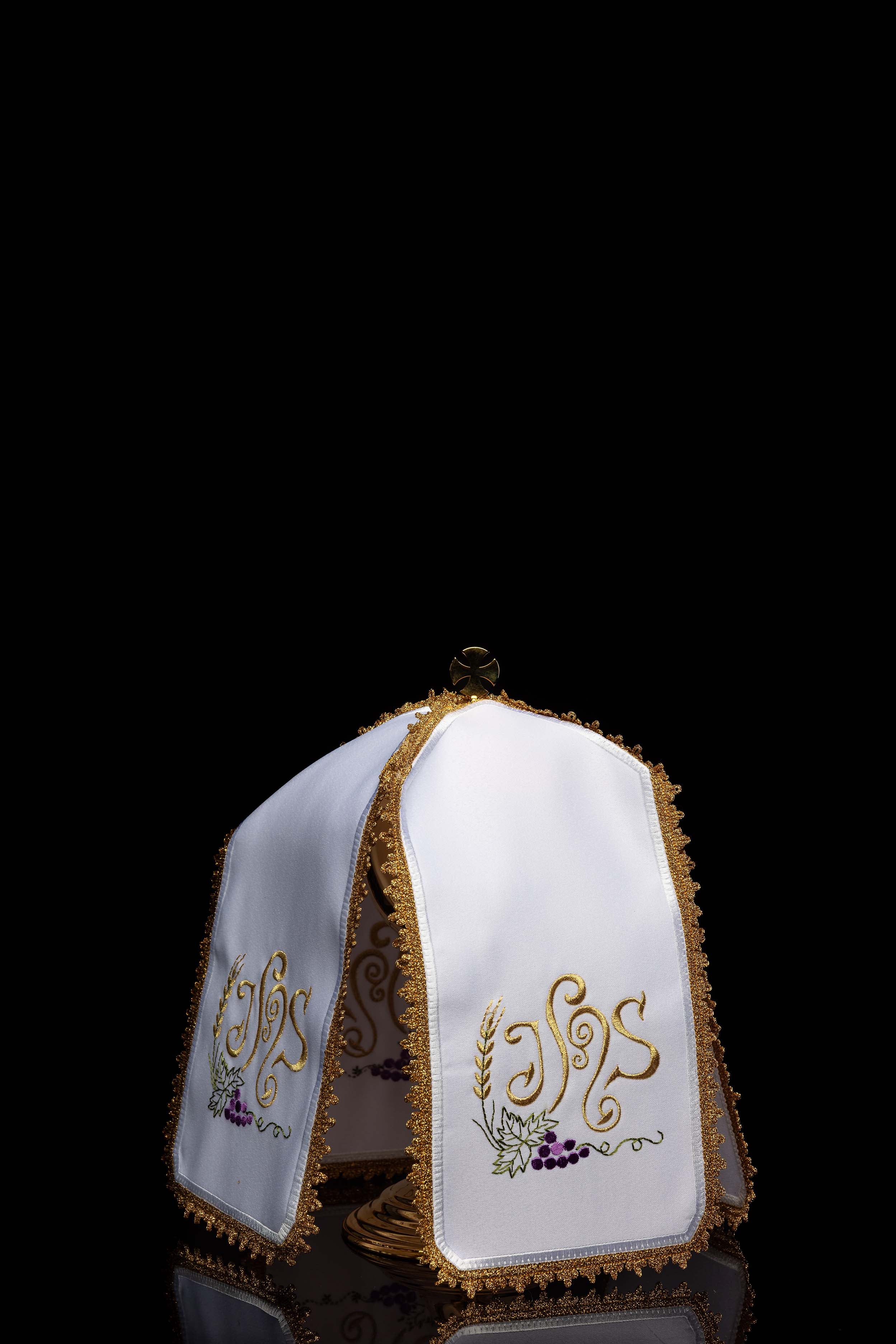 Voile de ciboire avec broderie IHS