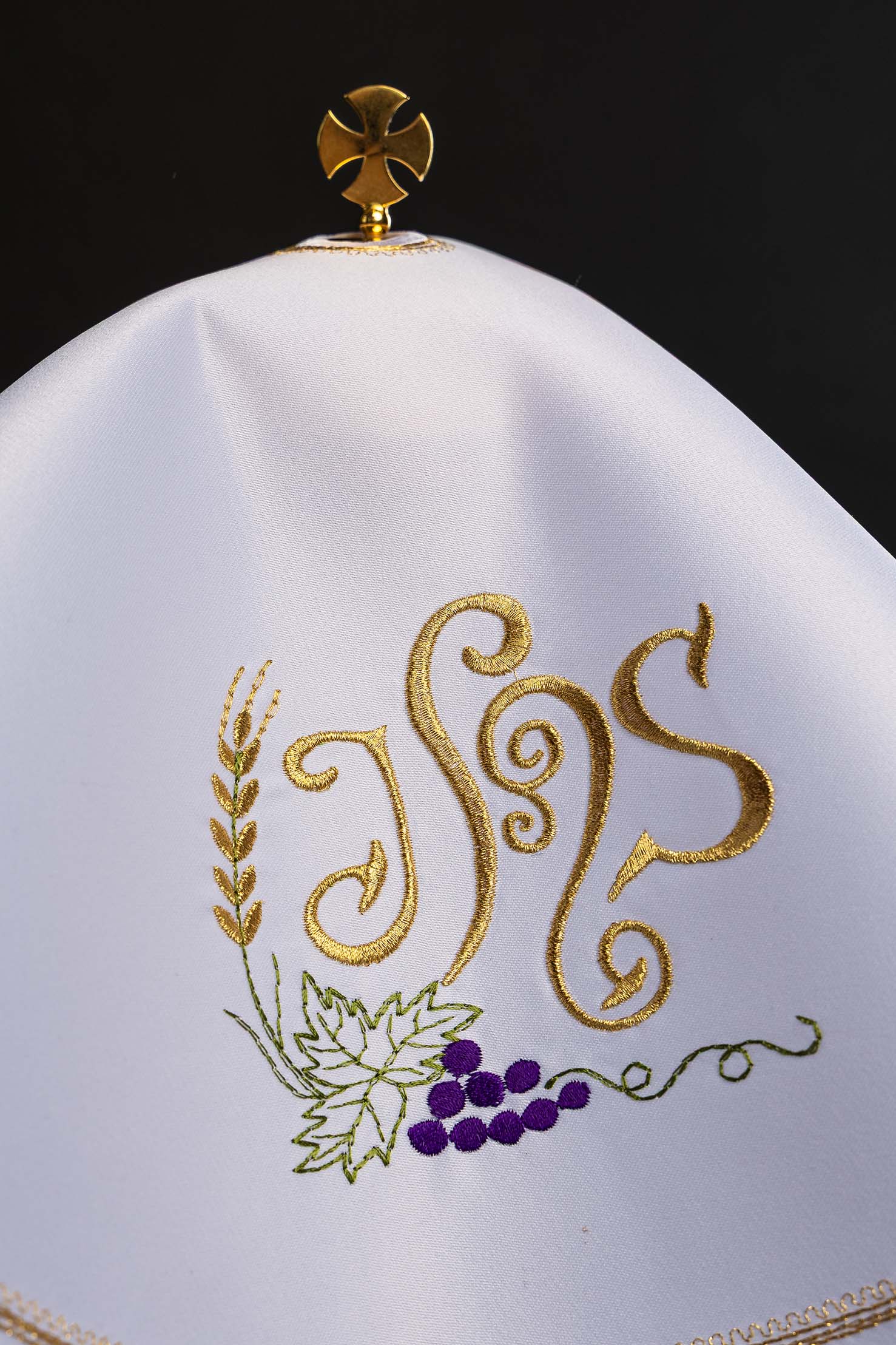 Voile de ciboire rond avec broderie IHS