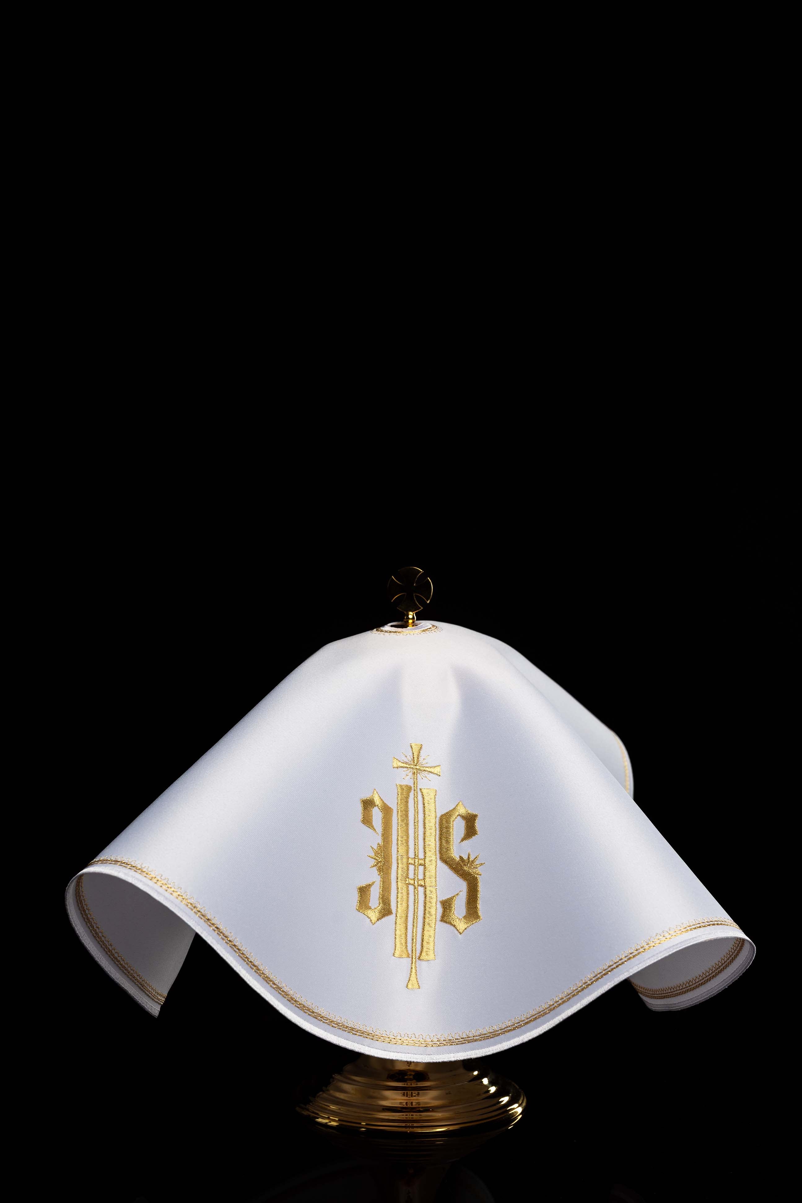Voile de ciboire rond avec broderie IHS