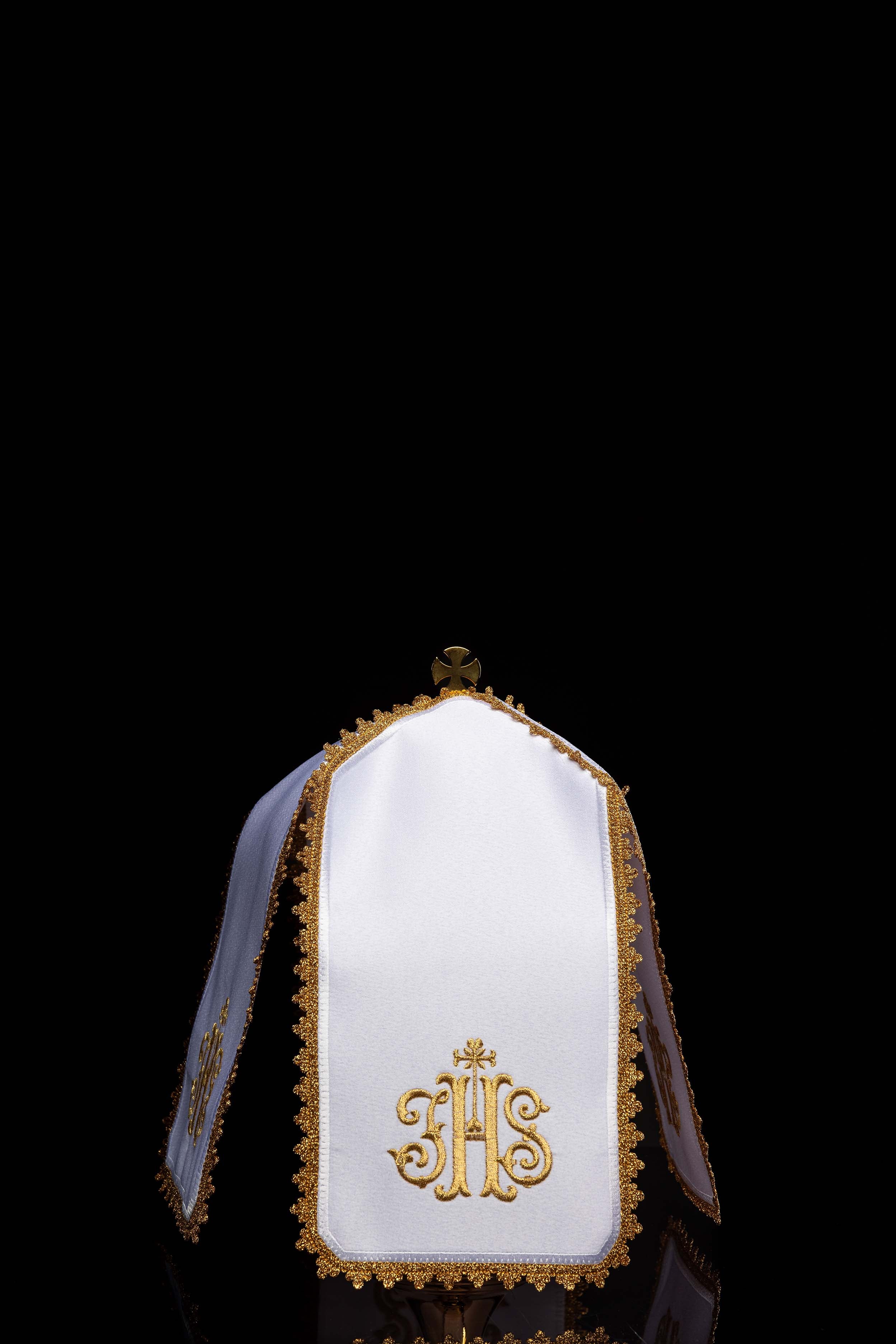 Voile de ciboire avec broderie IHS