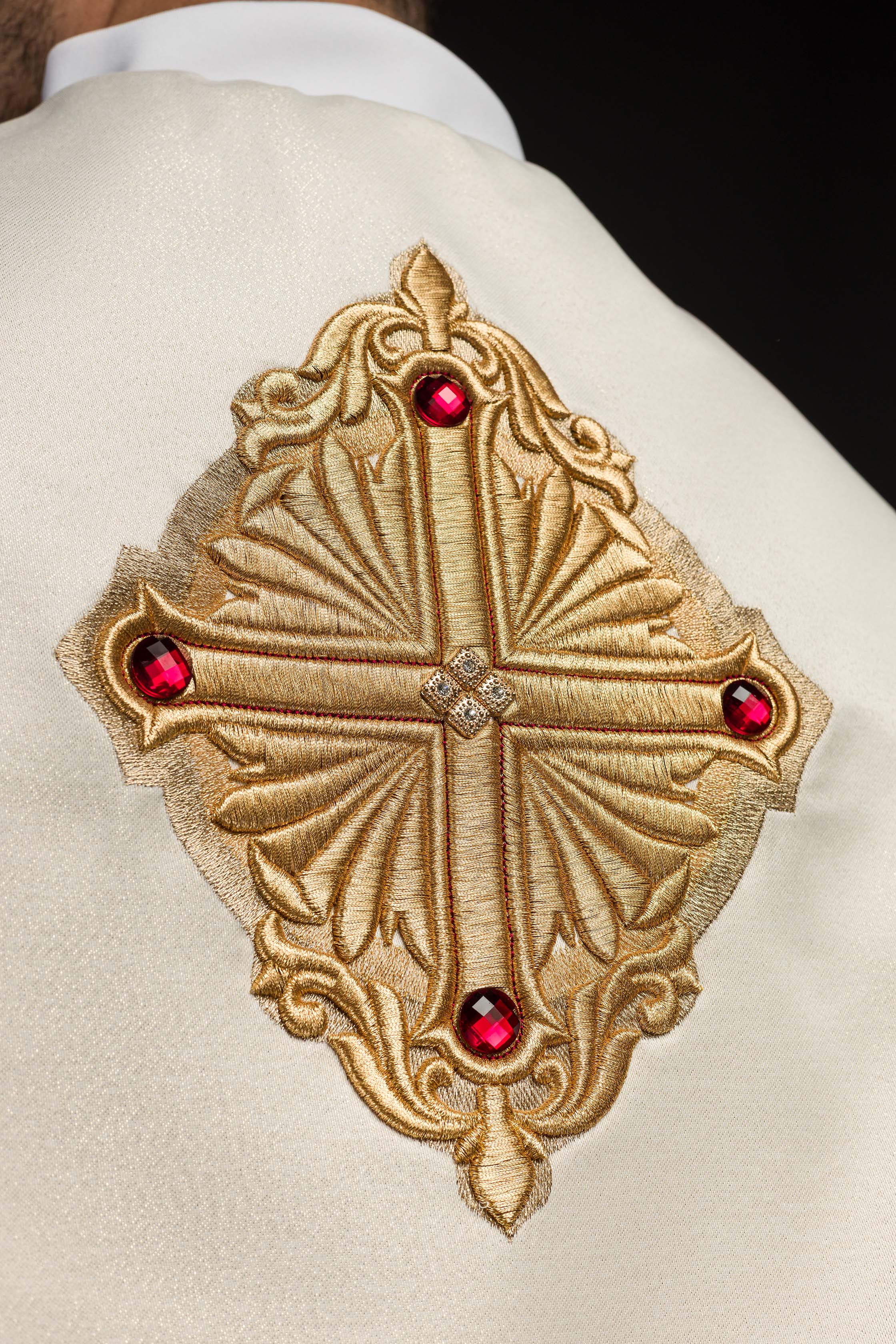 Cape liturgique avec ceinture richement décorée