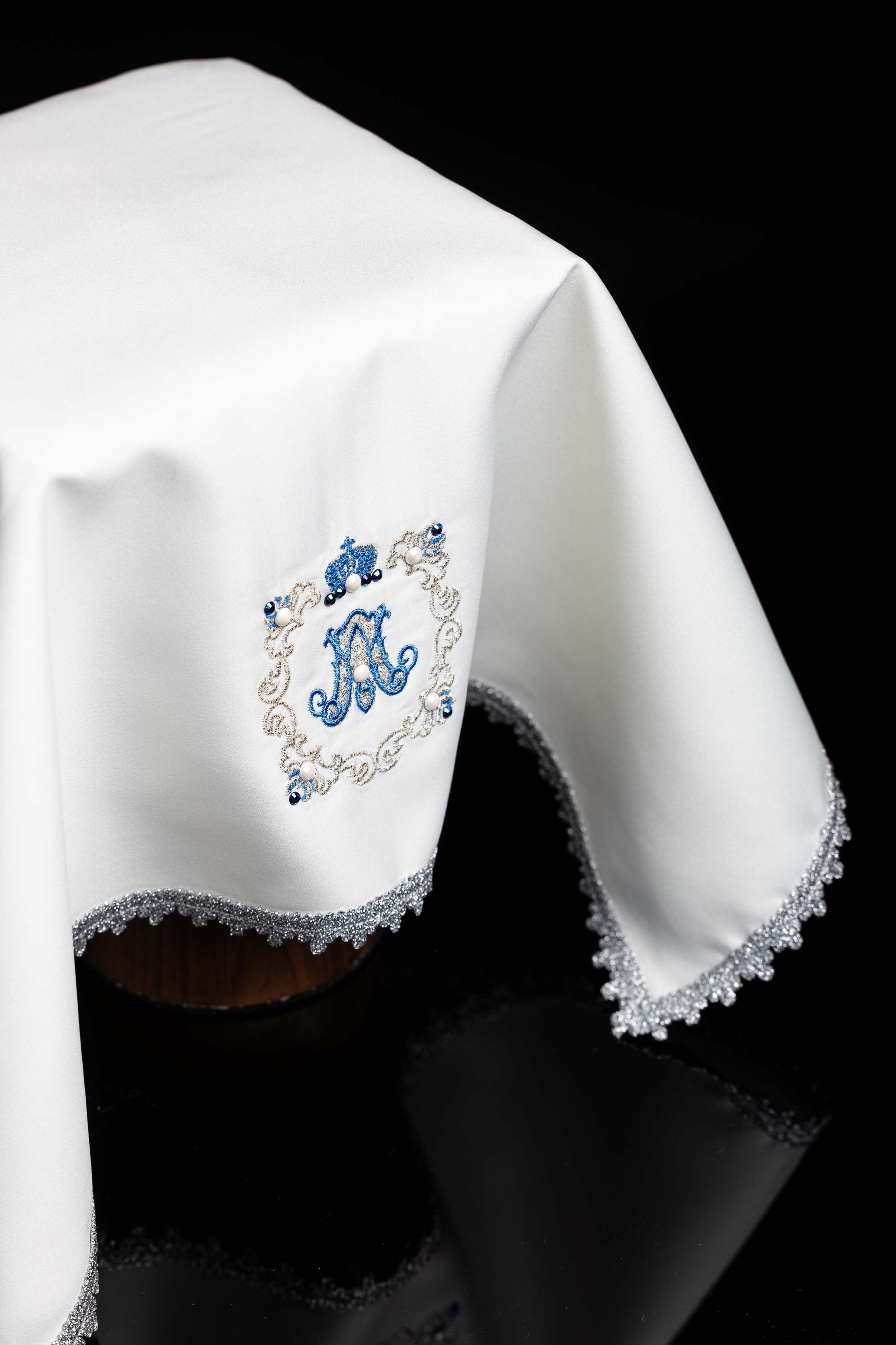 Voile pour le calice en écru avec broderie mariale bleue