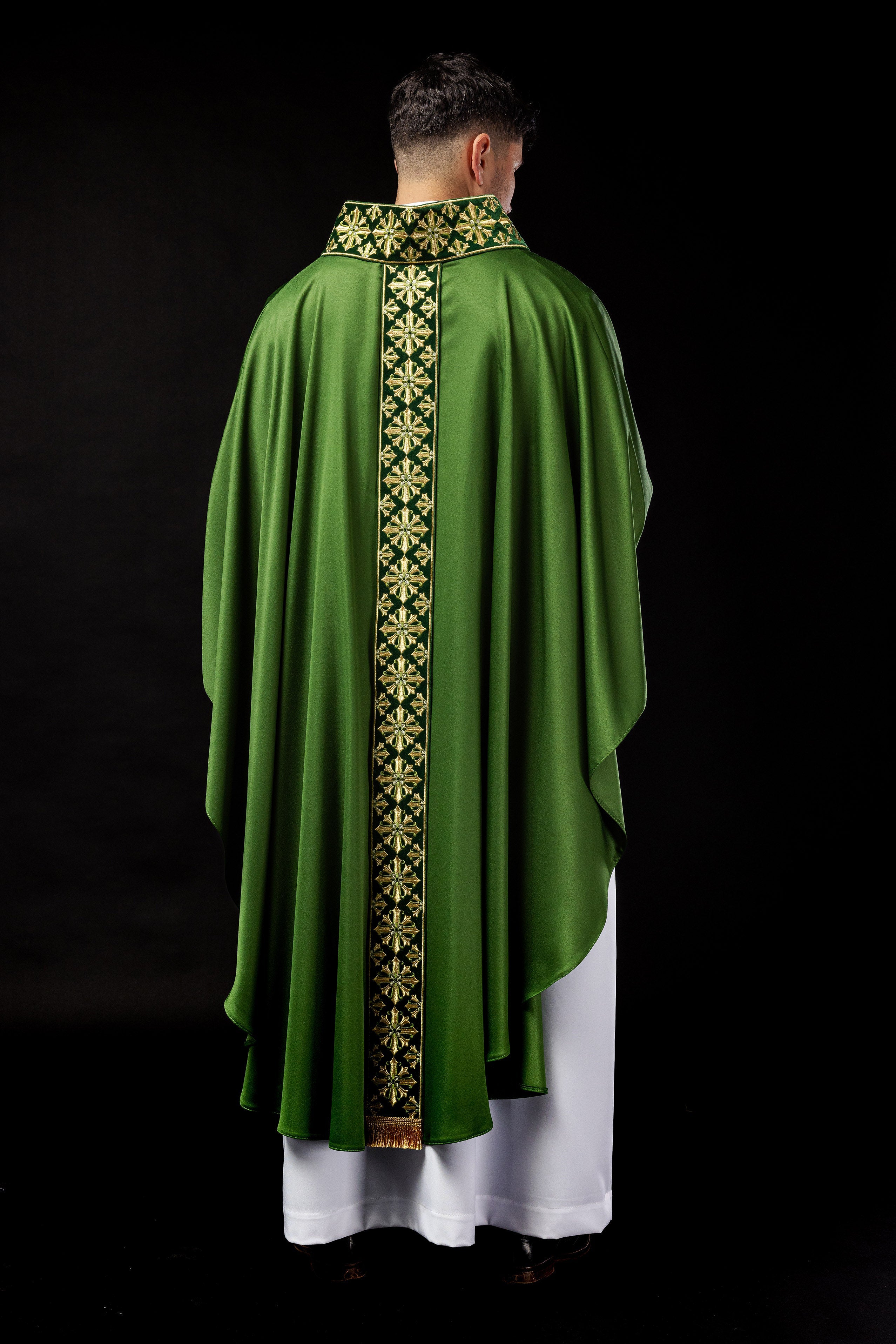 Chasuble avec broderie brillante en vert