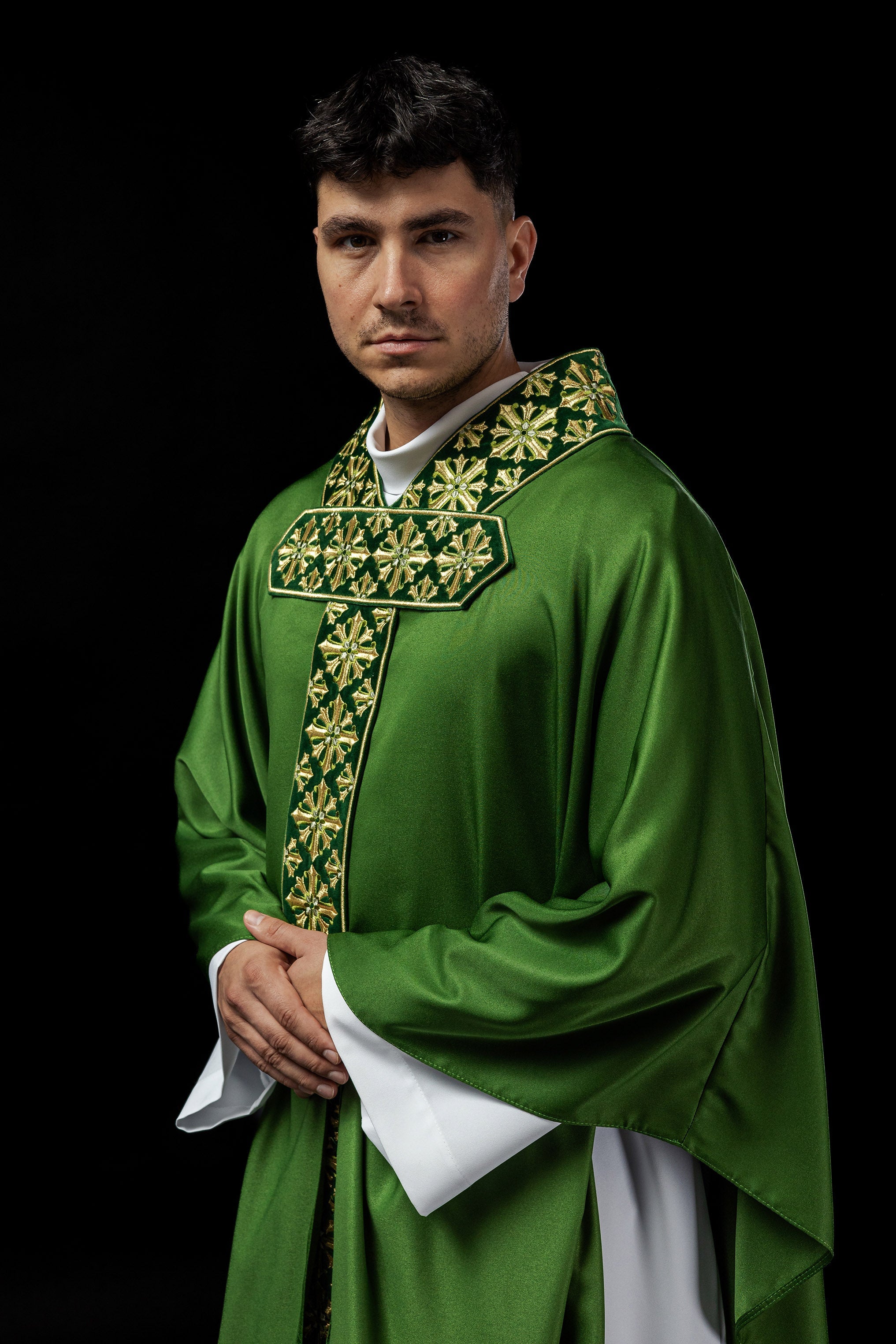 Chasuble avec broderie brillante en vert