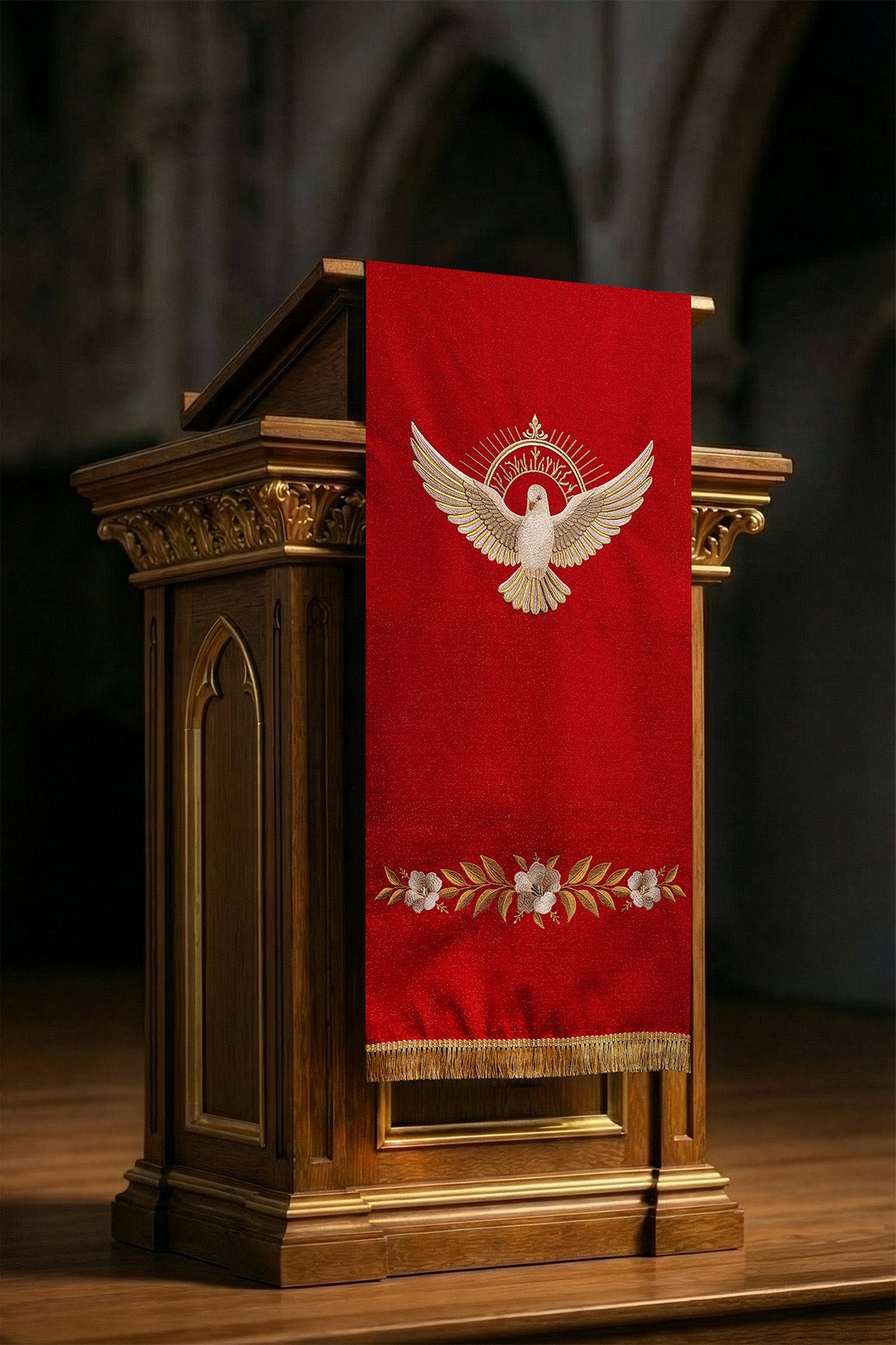 Voile rouge brodé pour lutrin liturgique, avec symbole de la colombe et des flammes