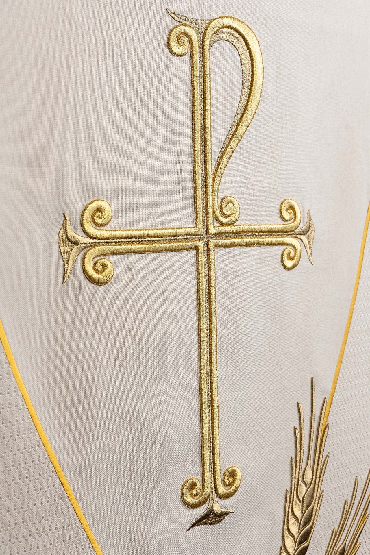 Voile de lutrin écru avec broderie PAX