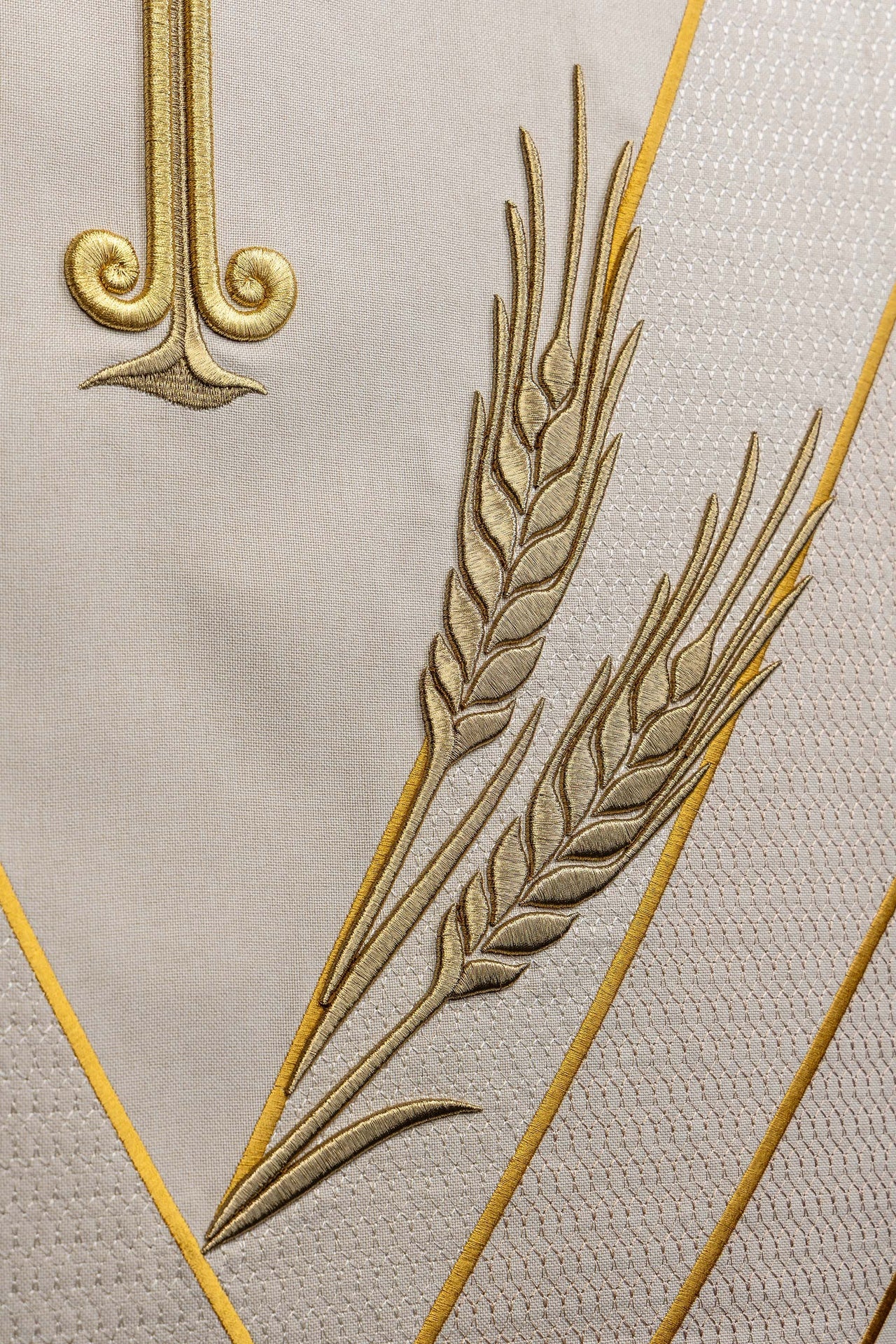 Voile de lutrin écru avec broderie PAX