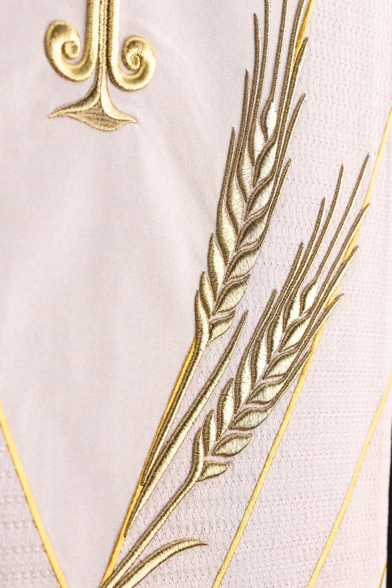 Voile de lutrin rose avec broderie Pax