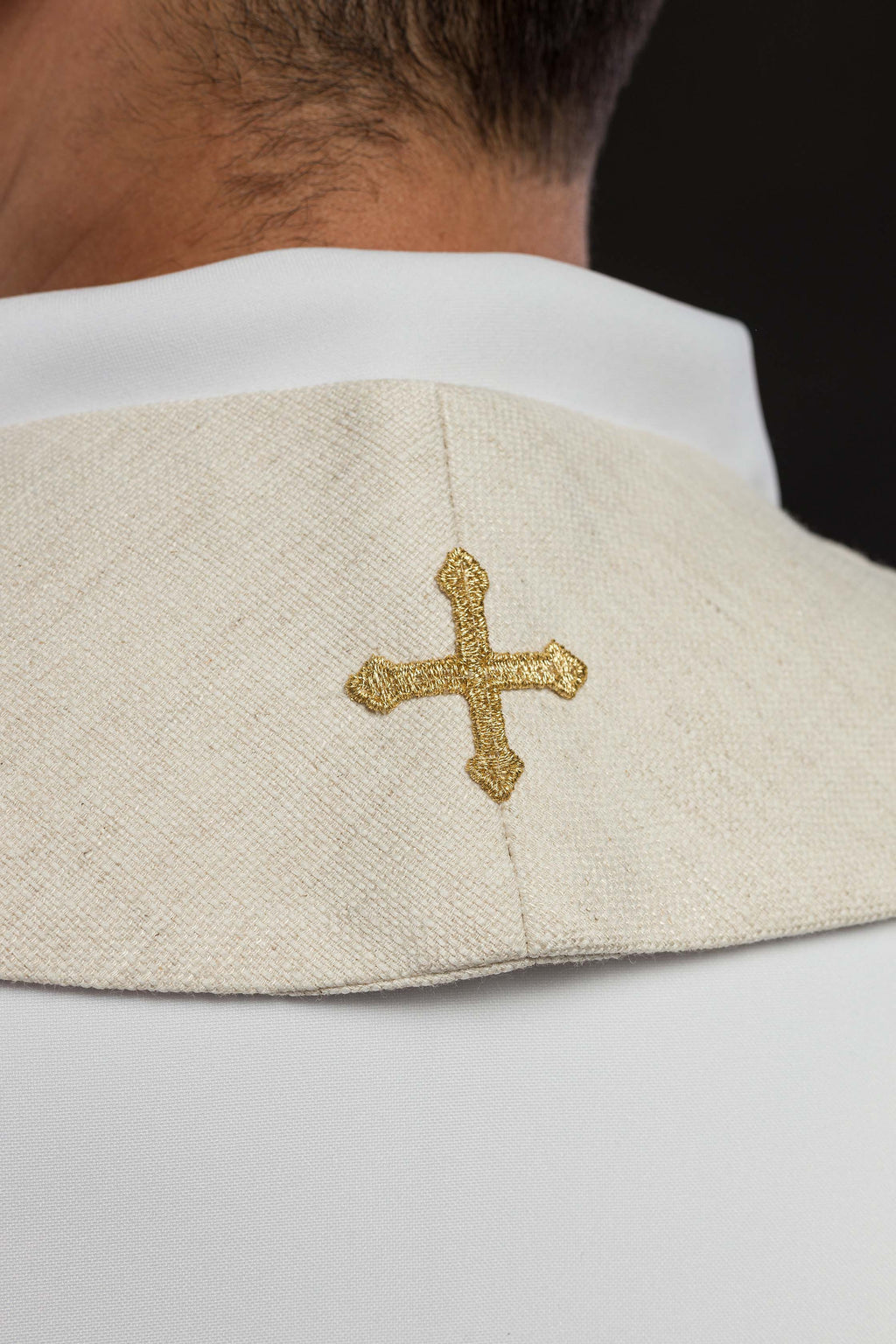 Étole brodée avec l’image de Saint Joseph l’Ouvrier