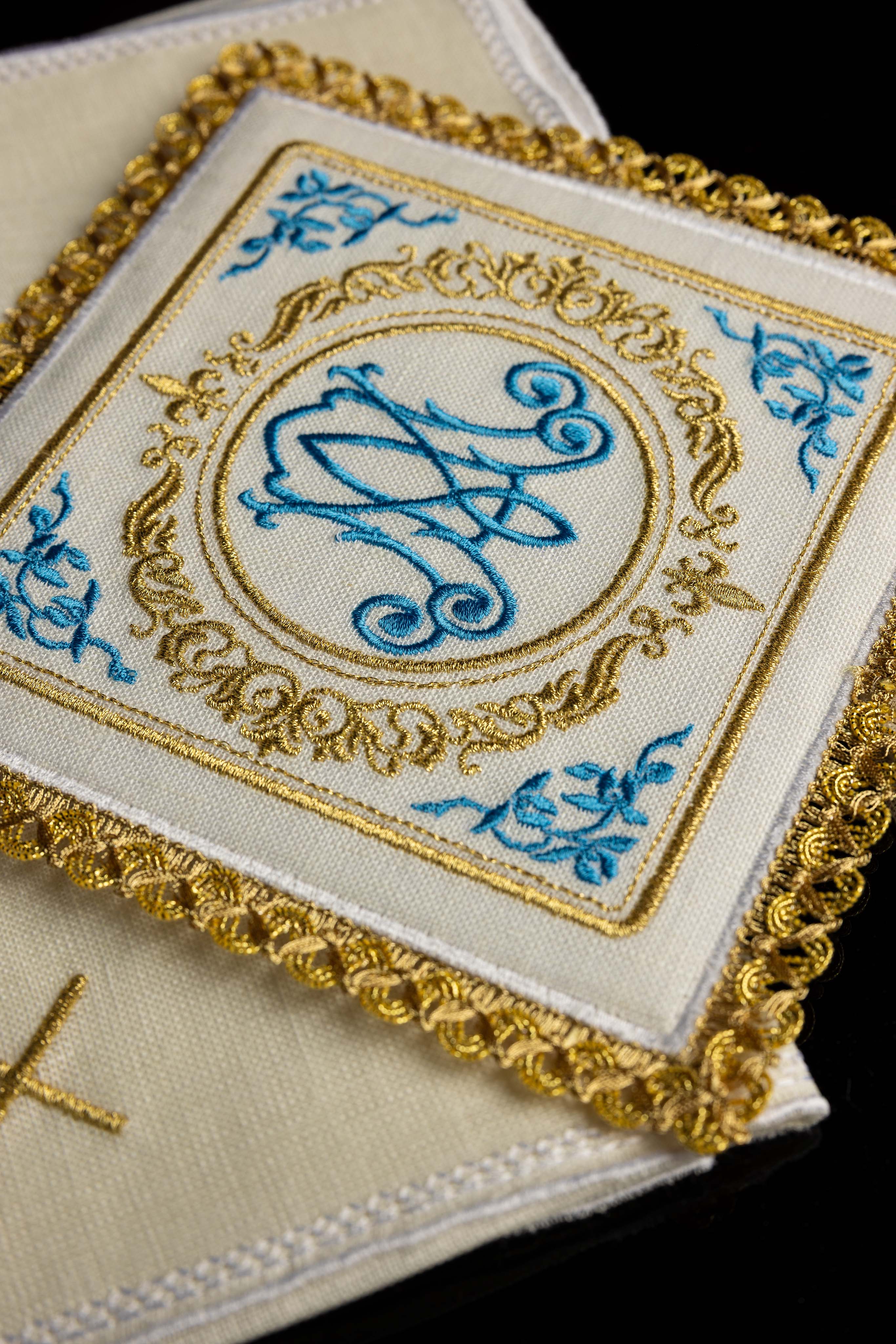 Set de calice en lin avec broderie eucharistique Marianne