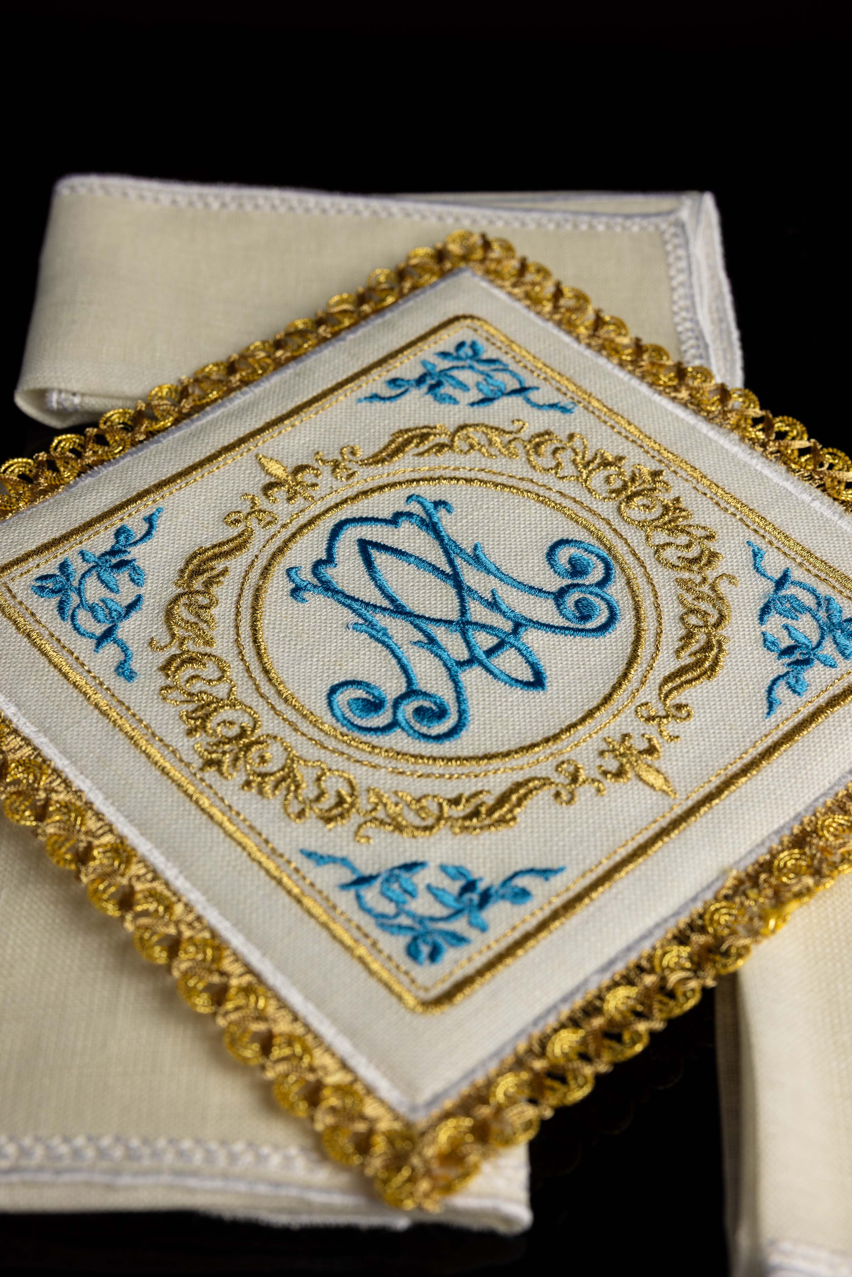 Set de calice en lin avec broderie eucharistique Marianne