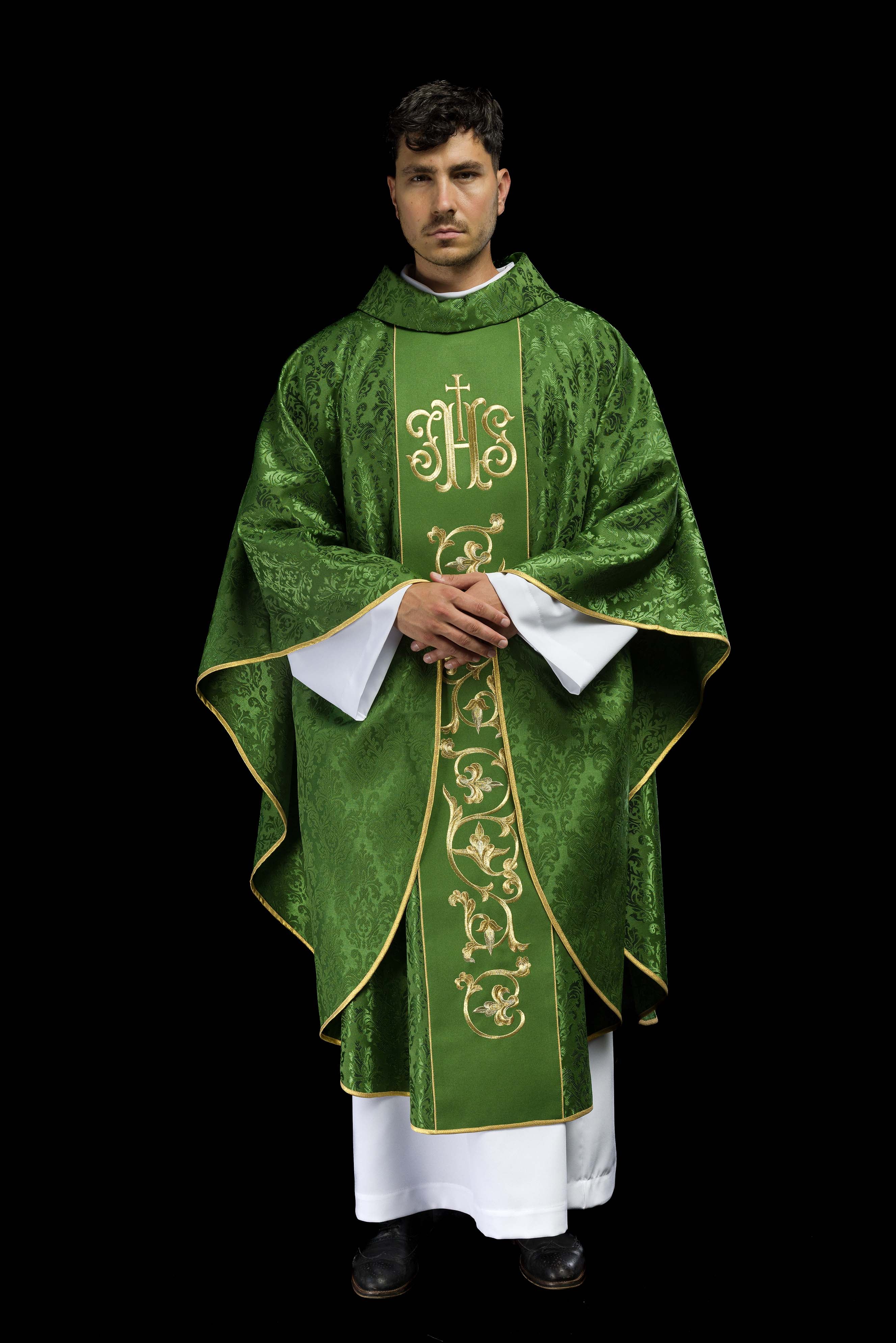 Chasuble liturgique verte avec ceinture IHS richement décorée