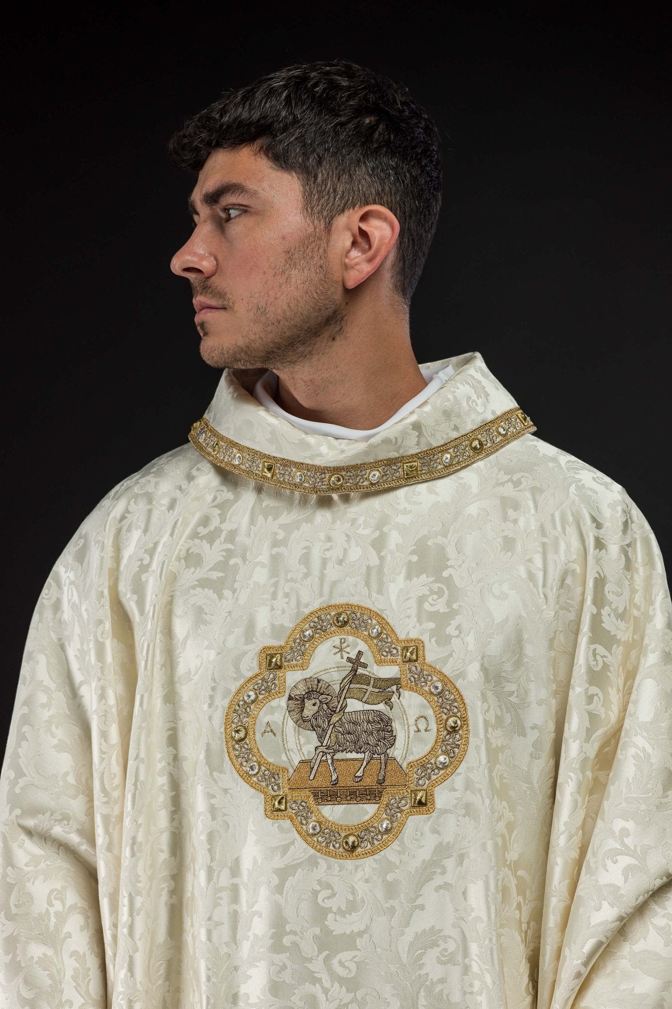 Agneau de Pâques brodé et orné Tissu ornemental S-7072-05-88 - CHASUBLES.FR