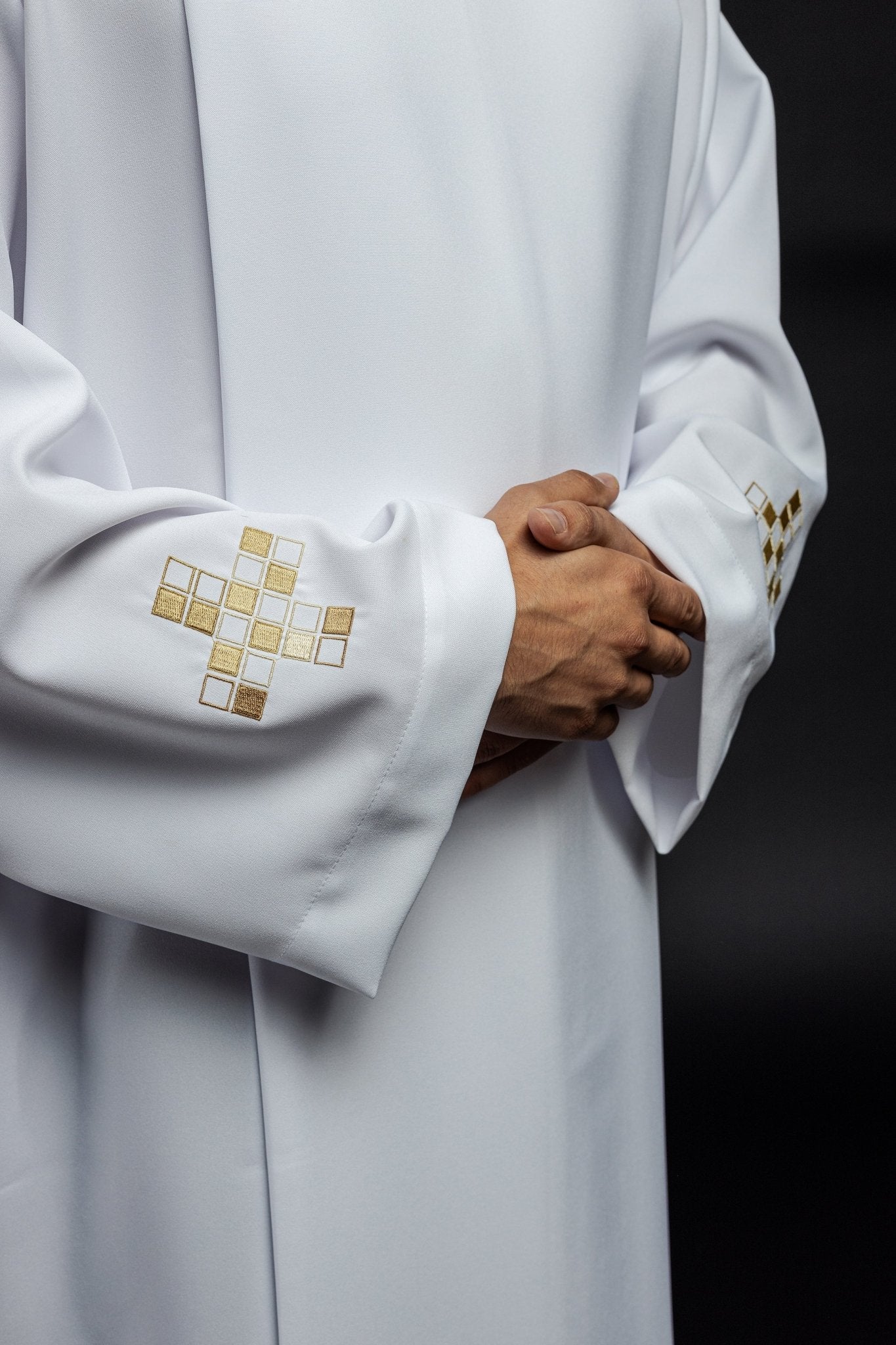 Alba avec mosaïque brodée Croix S - 6051 - 04 145cm/176cm - CHASUBLES.FR