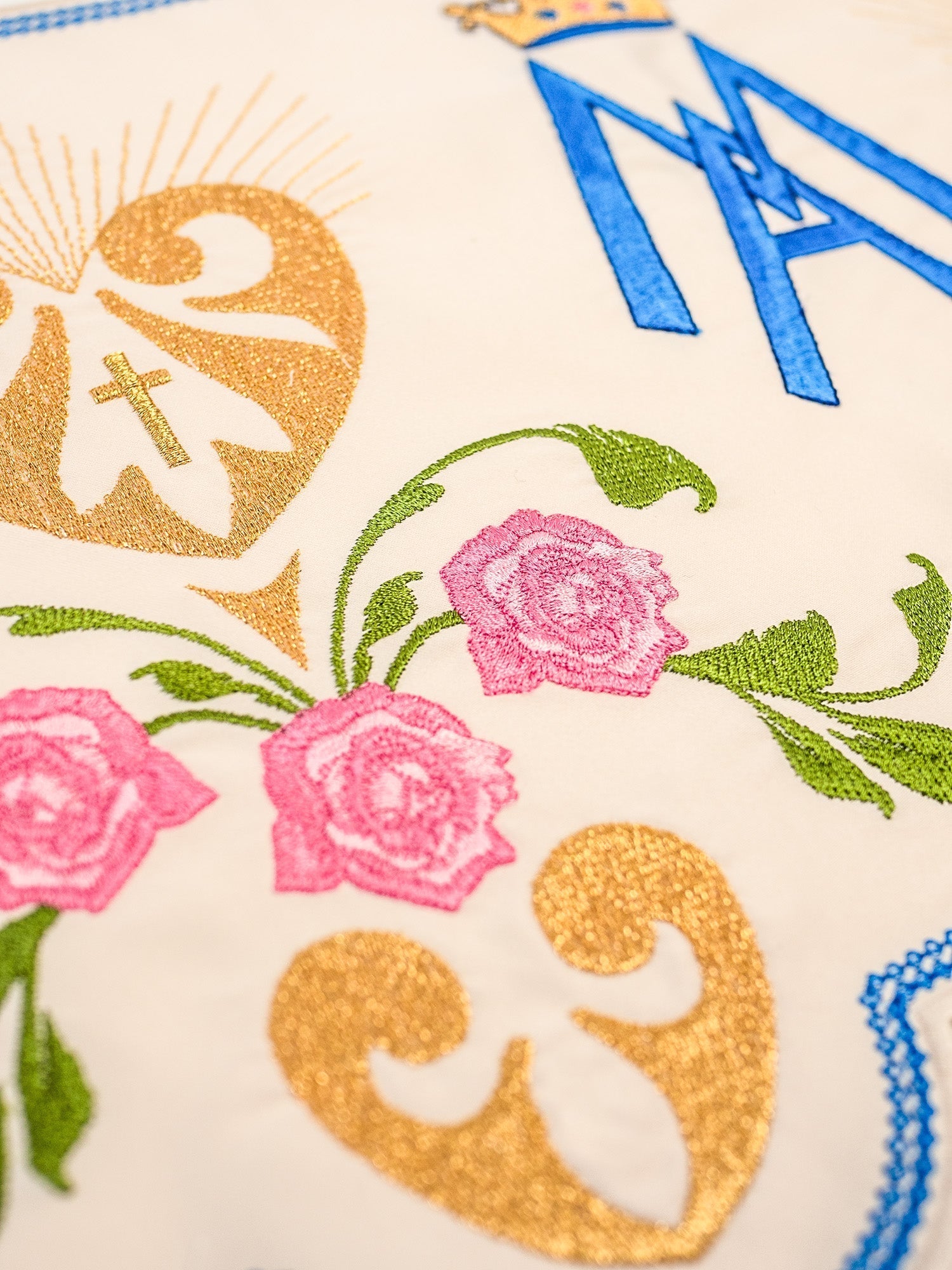 Antependium avec broderie frontale à motif marial écr KOM/046/05 17cm 3,5m - CHASUBLES.FR