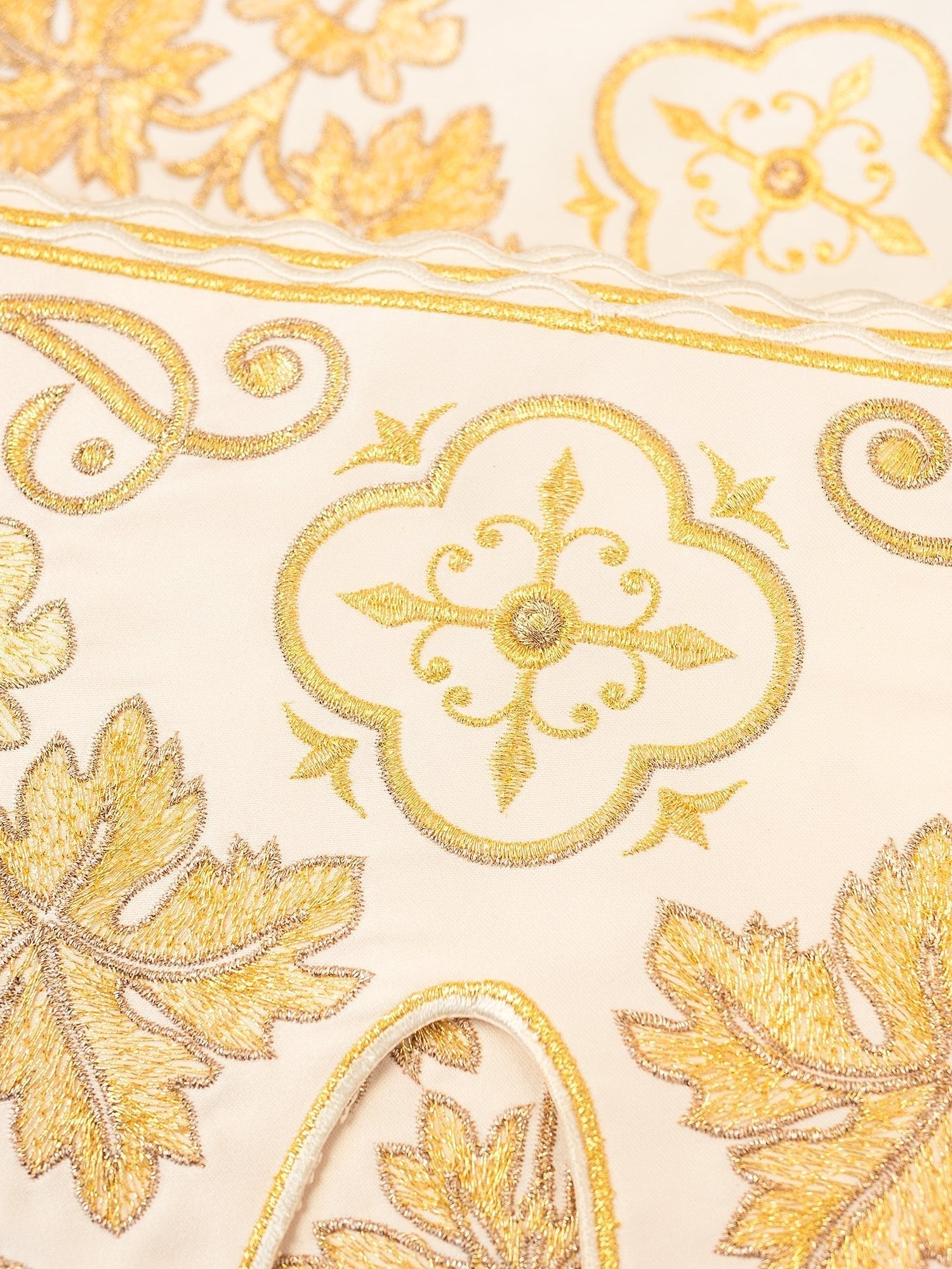 Antependium avec broderie frontale croix écru KOM/039/05 19cm 3,5m - CHASUBLES.FR