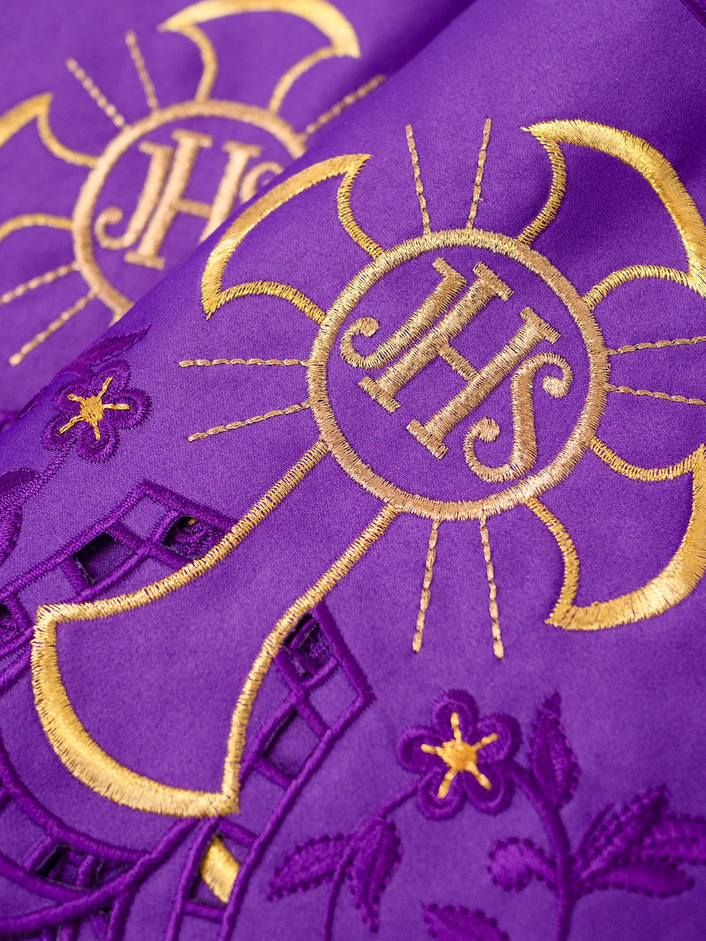Antependium avec broderie frontale IHS Cross Purple KOM/055/03 22cm 3,5m - CHASUBLES.FR