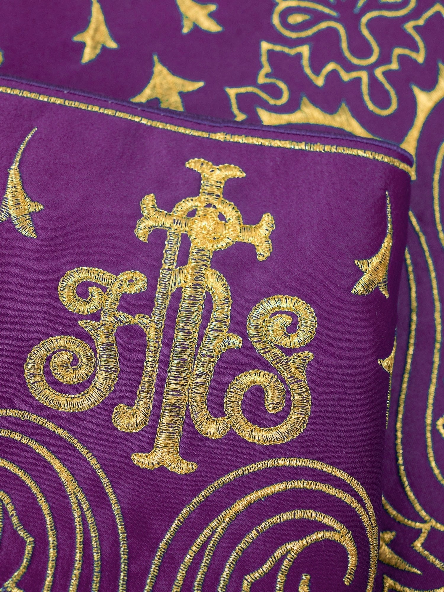 Antependium avec broderie frontale IHS violet KOM/031/03 24cm 3,5m - CHASUBLES.FR