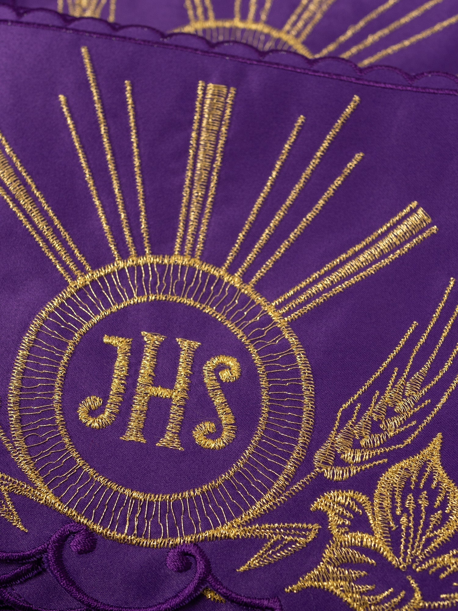 Antependium avec broderie frontale IHS violet KOM/053/03 15cm 3,5m - CHASUBLES.FR