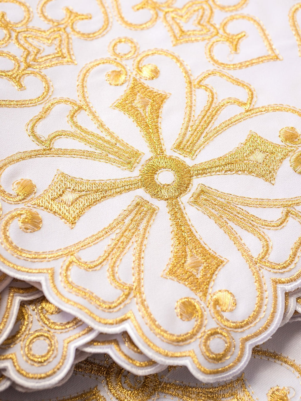 Antependium avec broderie frontale Rosette Blanc KOM/038/04 22cm 3,5m - CHASUBLES.FR