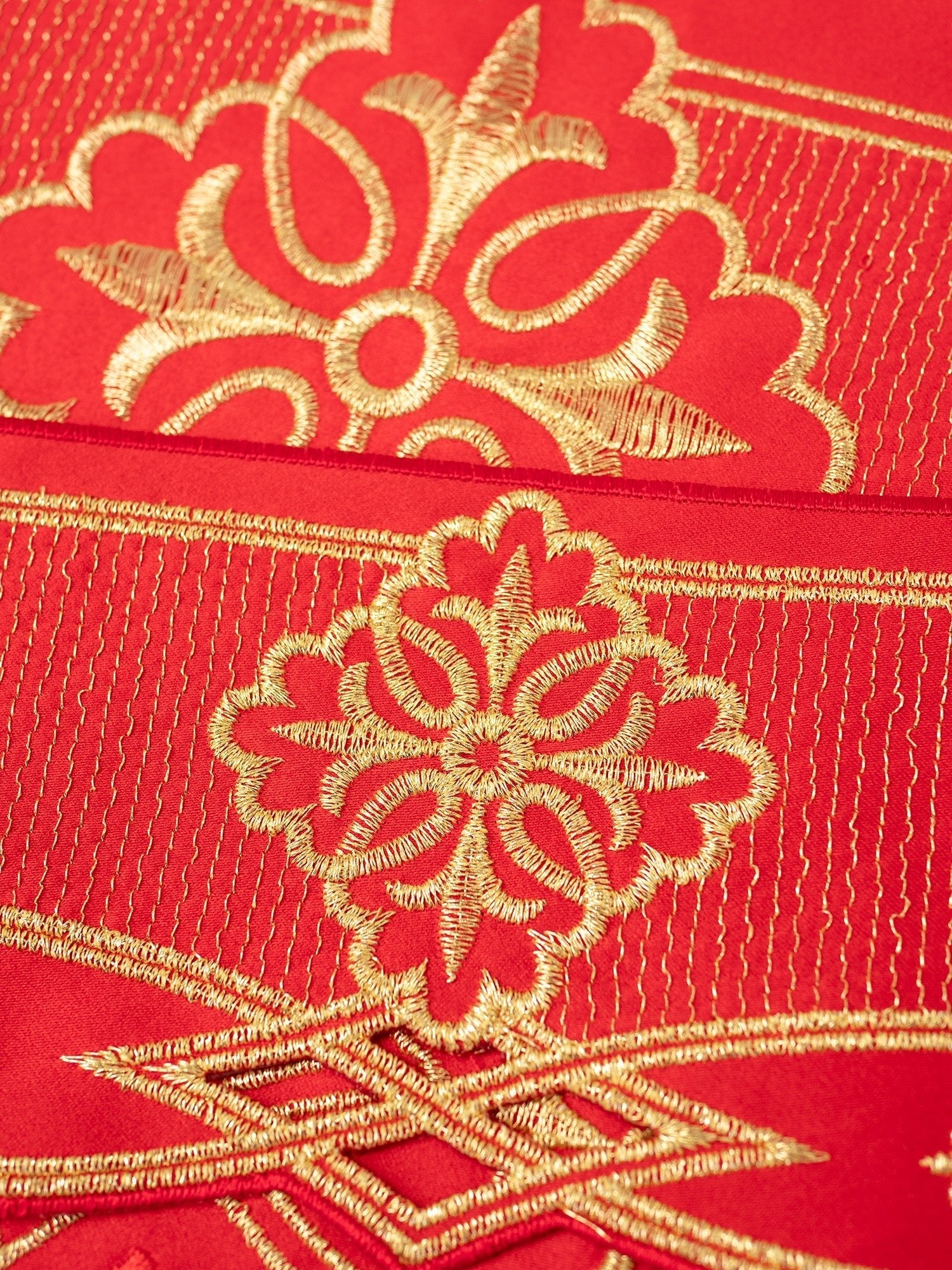 Antependium avec broderie frontale Rosette Rouge KOM/030/02 9cm 3,5m - CHASUBLES.FR