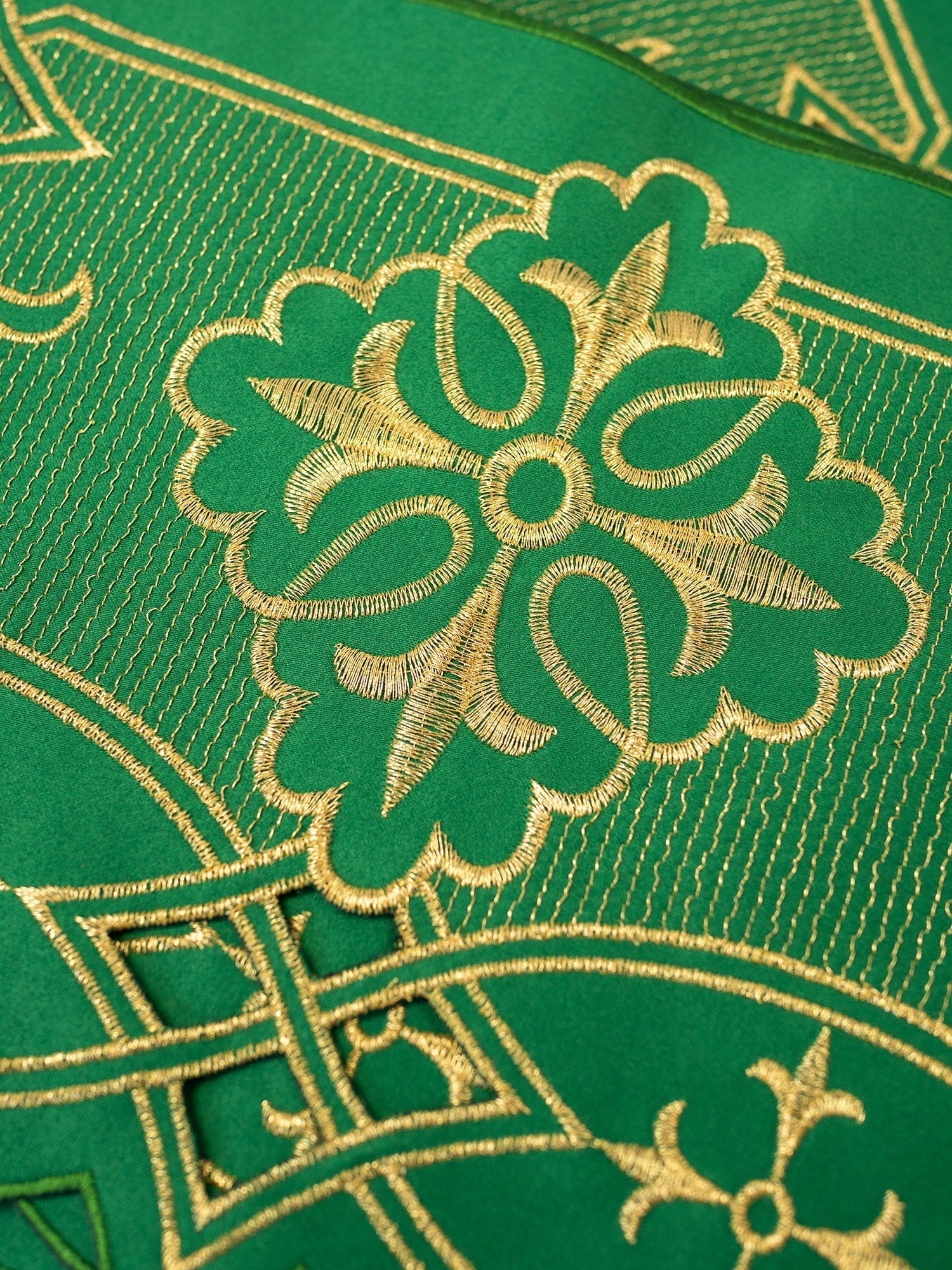 Antependium avec broderie frontale Rosette Vert KOM/030/01 9cm 3,5m - CHASUBLES.FR