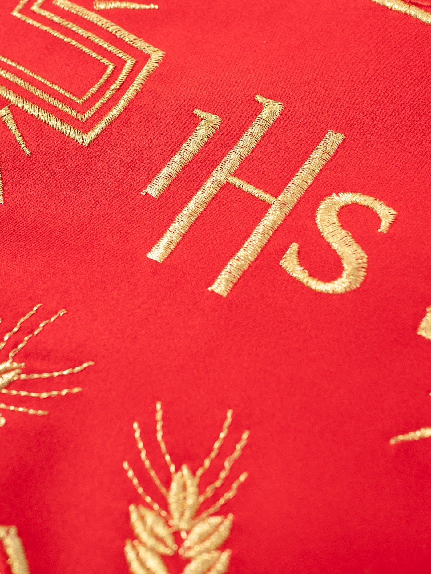 Antependium avec monogramme IHS en rouge avec motif de croi KOM/040/02 20cm 3,5m - CHASUBLES.FR