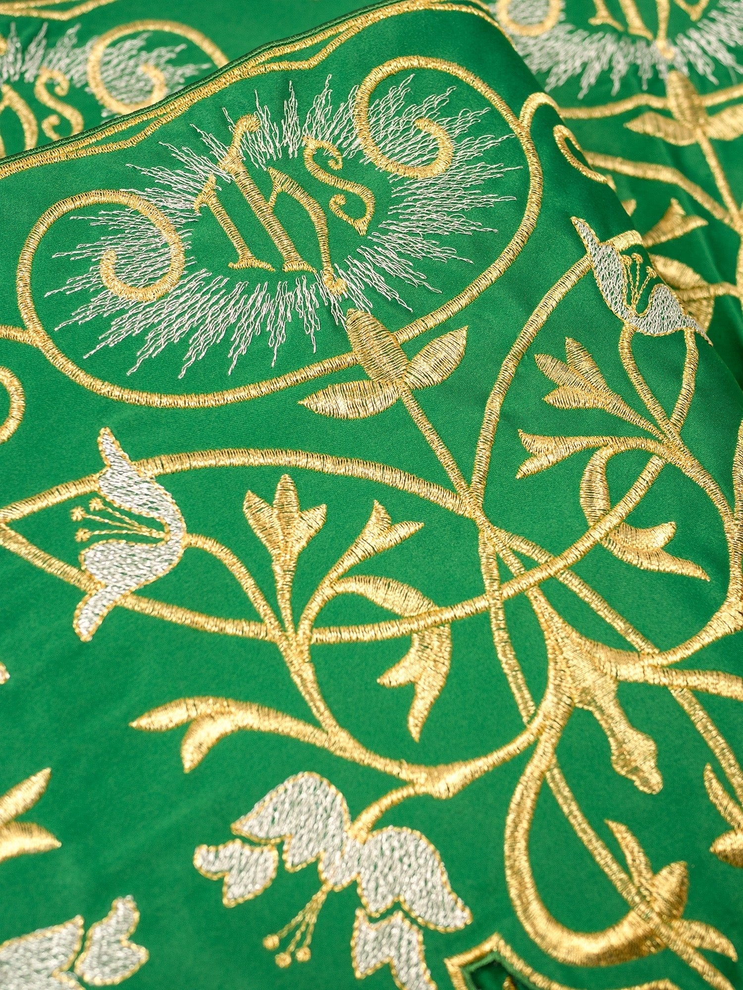 Antependium avec monogramme IHS en vert KOM/037/01 27cm 3,5m - CHASUBLES.FR