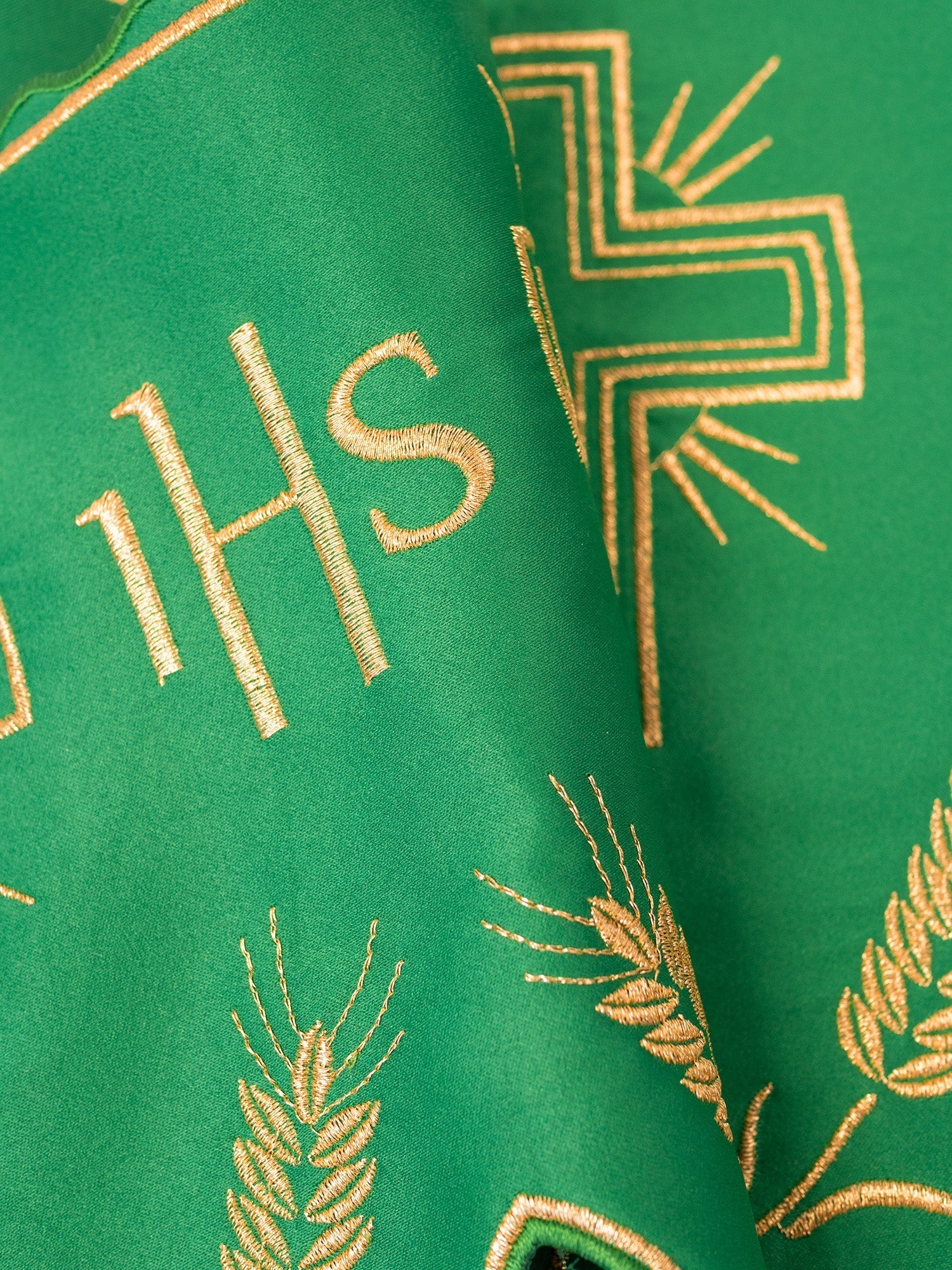 Antependium avec monogramme IHS en vert avec motif de croix KOM/040/01 20cm 3,5m - CHASUBLES.FR