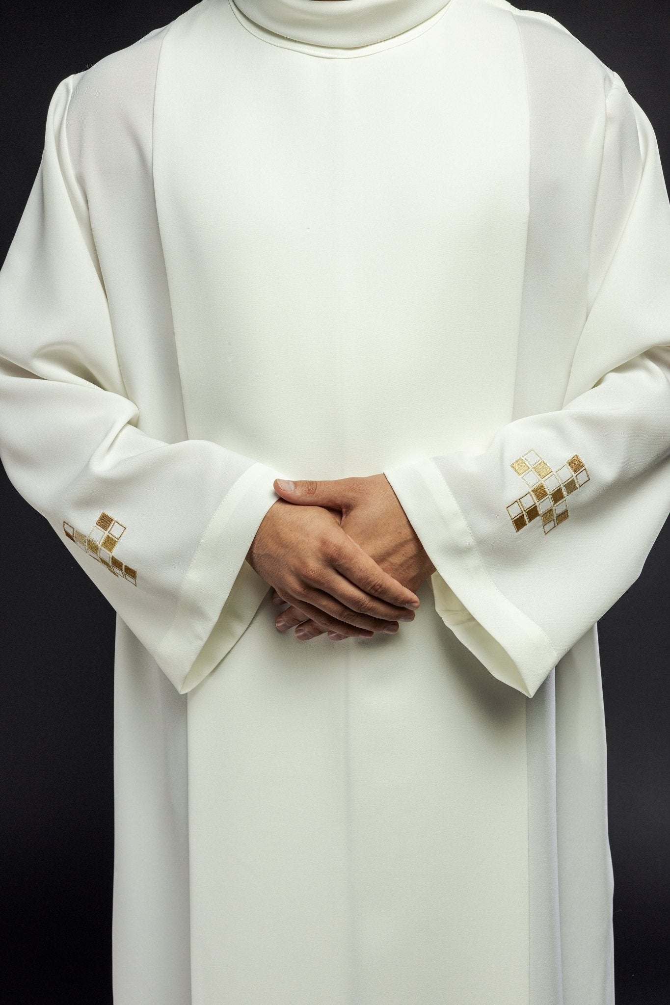 Aube avec mosaïque brodée Croix écru S - 6051 - 05 145cm/176cm - CHASUBLES.FR