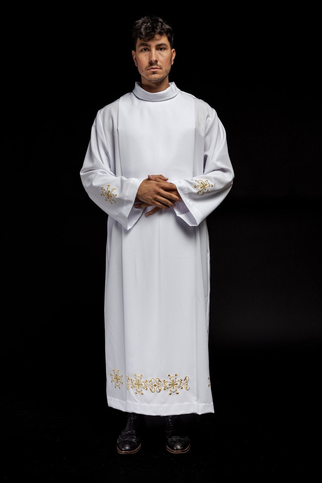 Aube de prêtre à col roulé décorée de broderies blanches S - 6053 - 04 135cm/164cm - CHASUBLES.FR