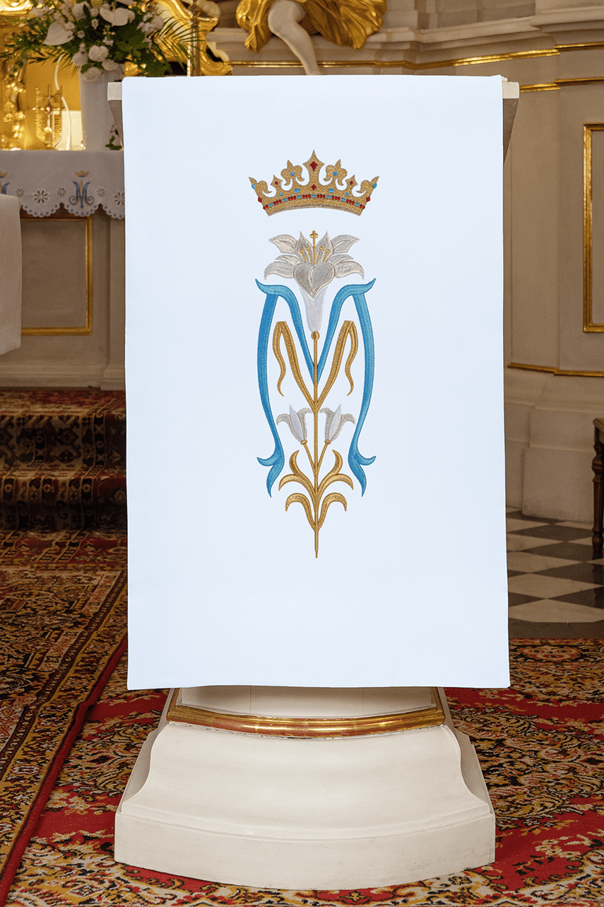 Blanc voile de lutrin brodée avec motif marial KMO/022/04/01 BIAŁY 55*250 - CHASUBLES.FR