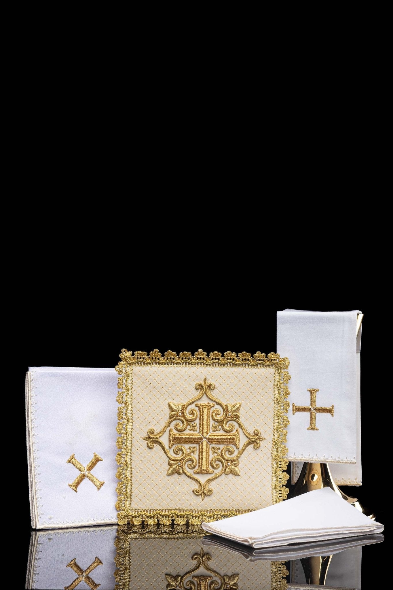 Calice en lin avec croix broderie eucharistique motif de croix velours écru LE/5029/C4 - CHASUBLES.FR