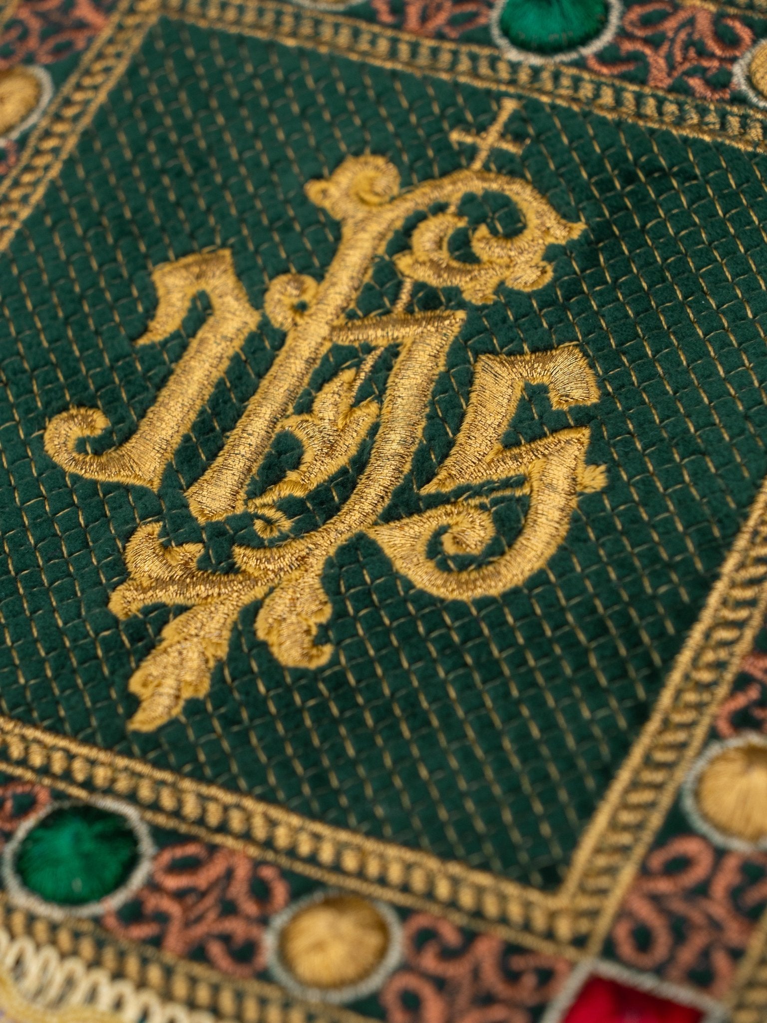 Calice en lin avec croix broderie eucharistique motif de IHS velours vert S - 5067 - C1 - CHASUBLES.FR