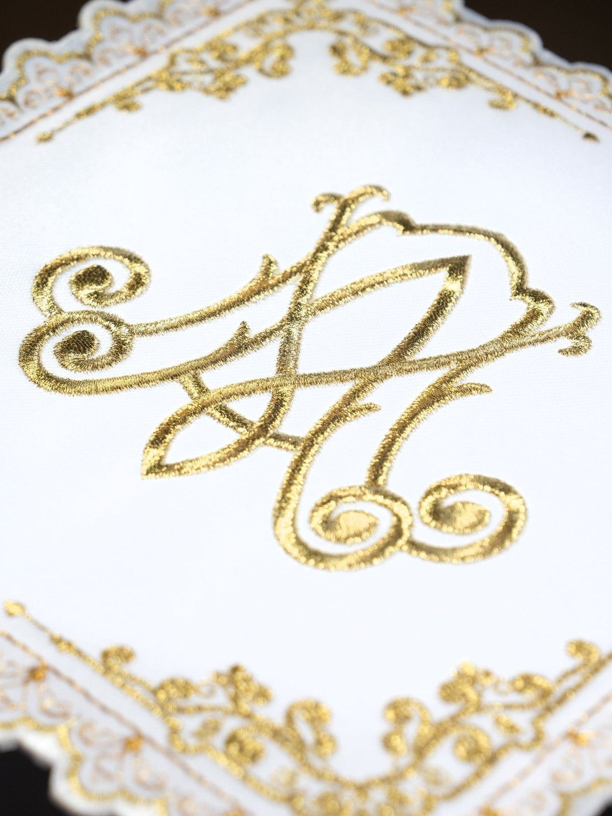 Calice liturgique avec motif marial brodé S - 5563 - CHASUBLES.FR