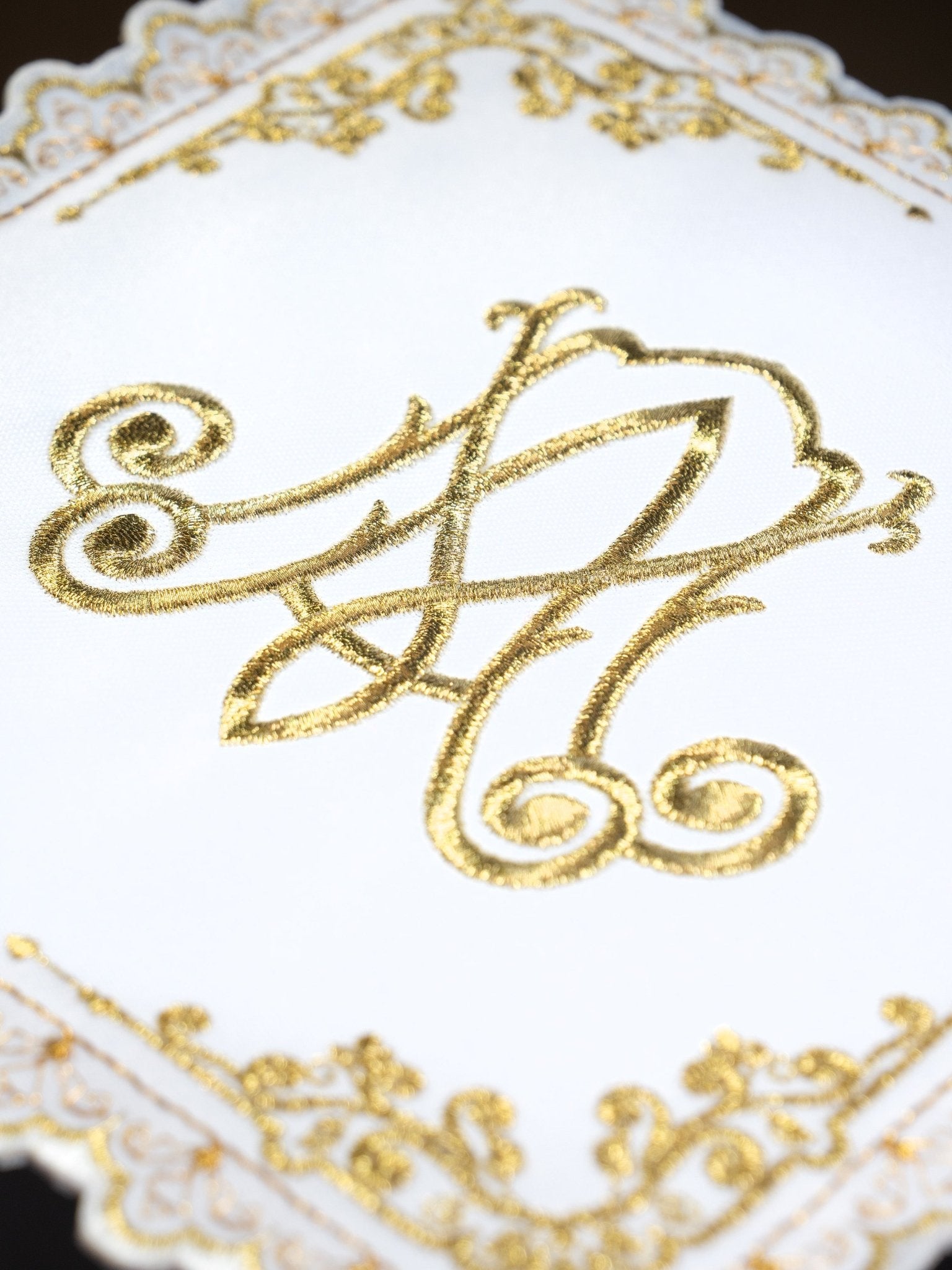 Calice liturgique avec motif marial brodé S - 5563 - CHASUBLES.FR